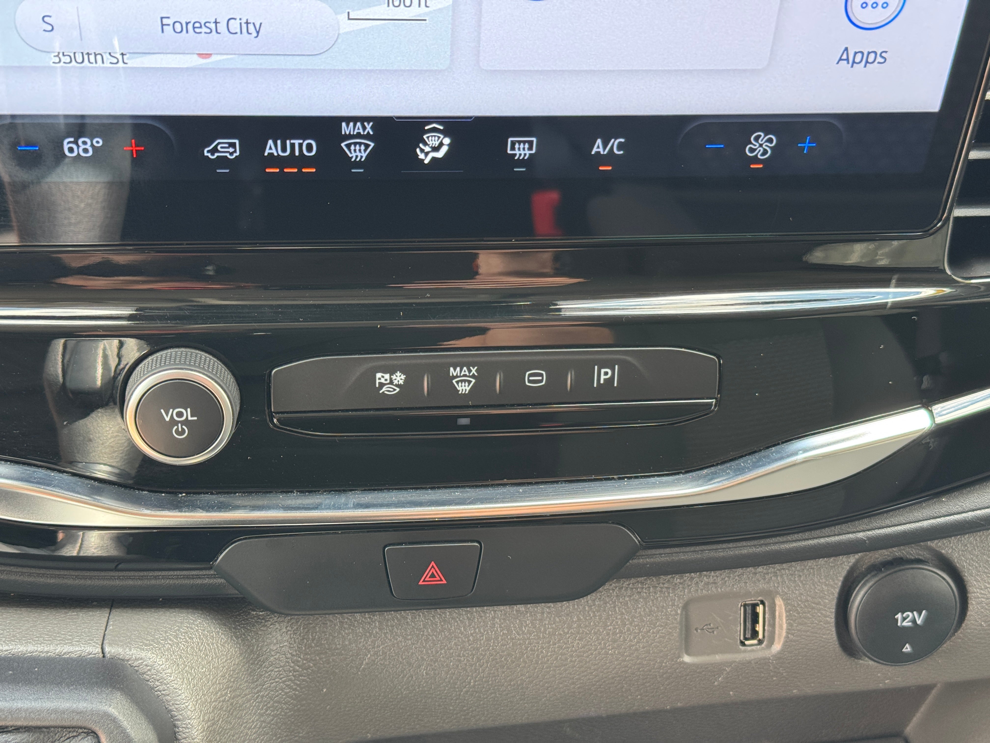 2023 Ford Transit Passenger Wagon XLT