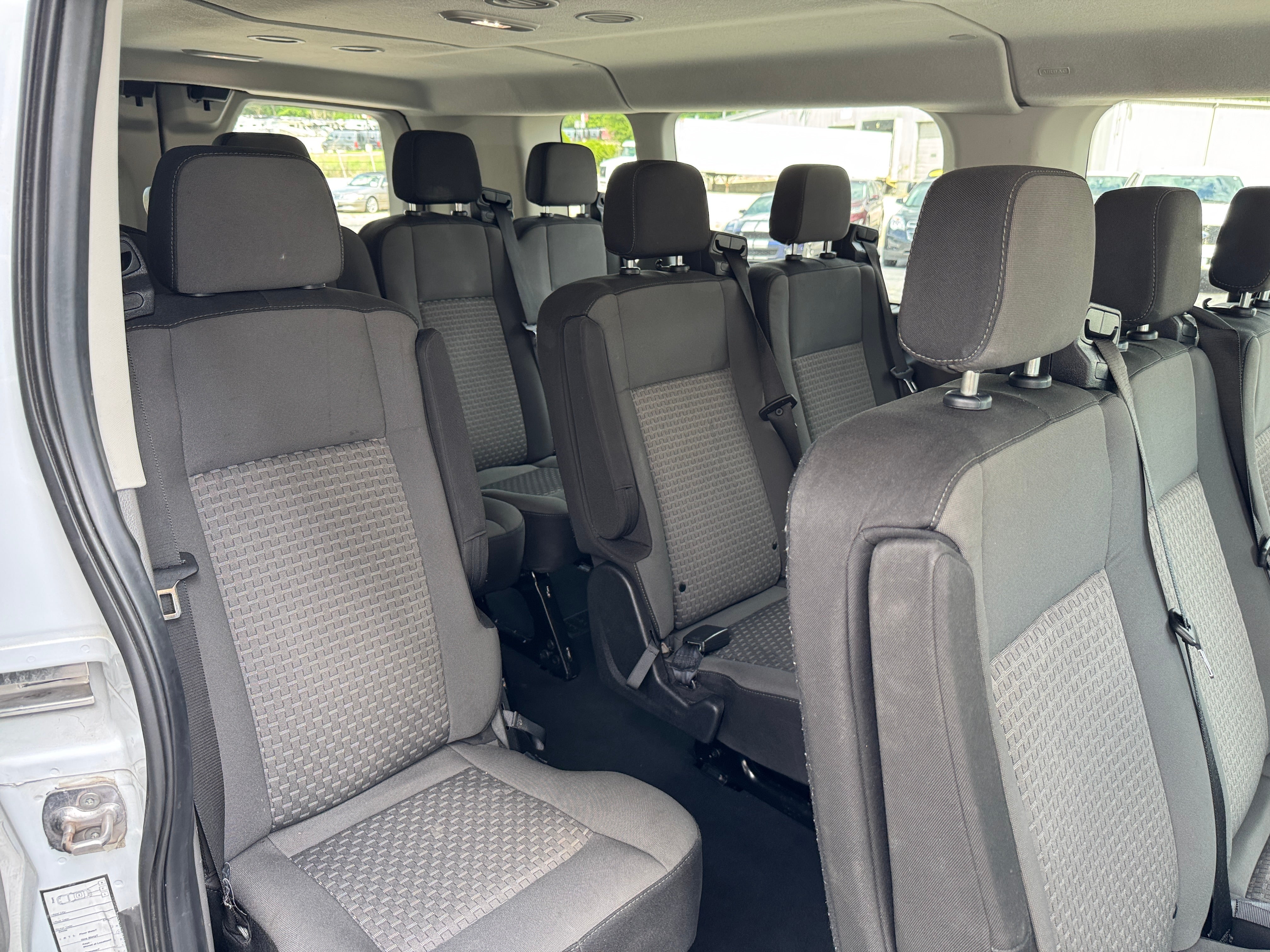 2023 Ford Transit Passenger Wagon XLT