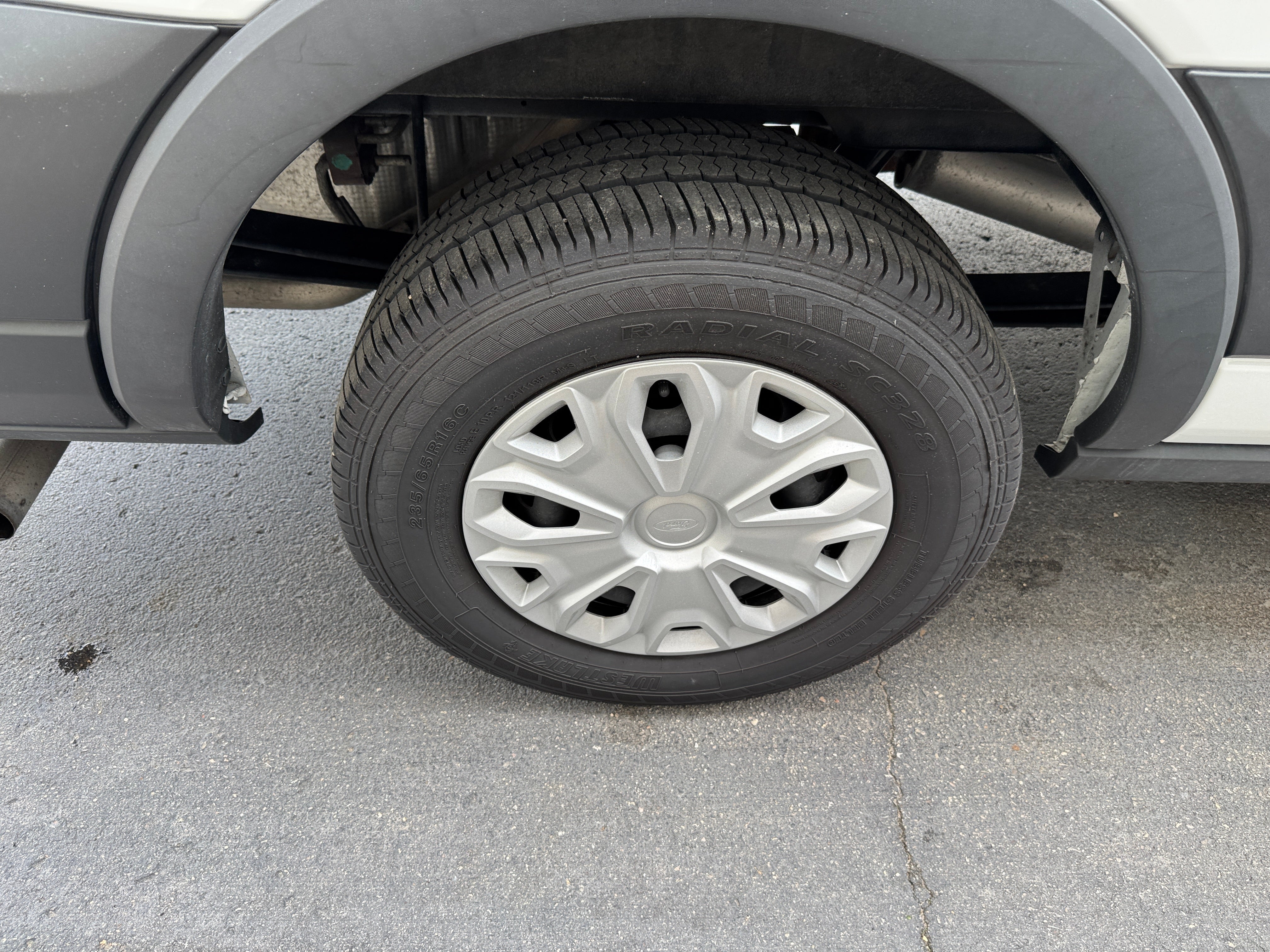 2023 Ford Transit Passenger Wagon XLT