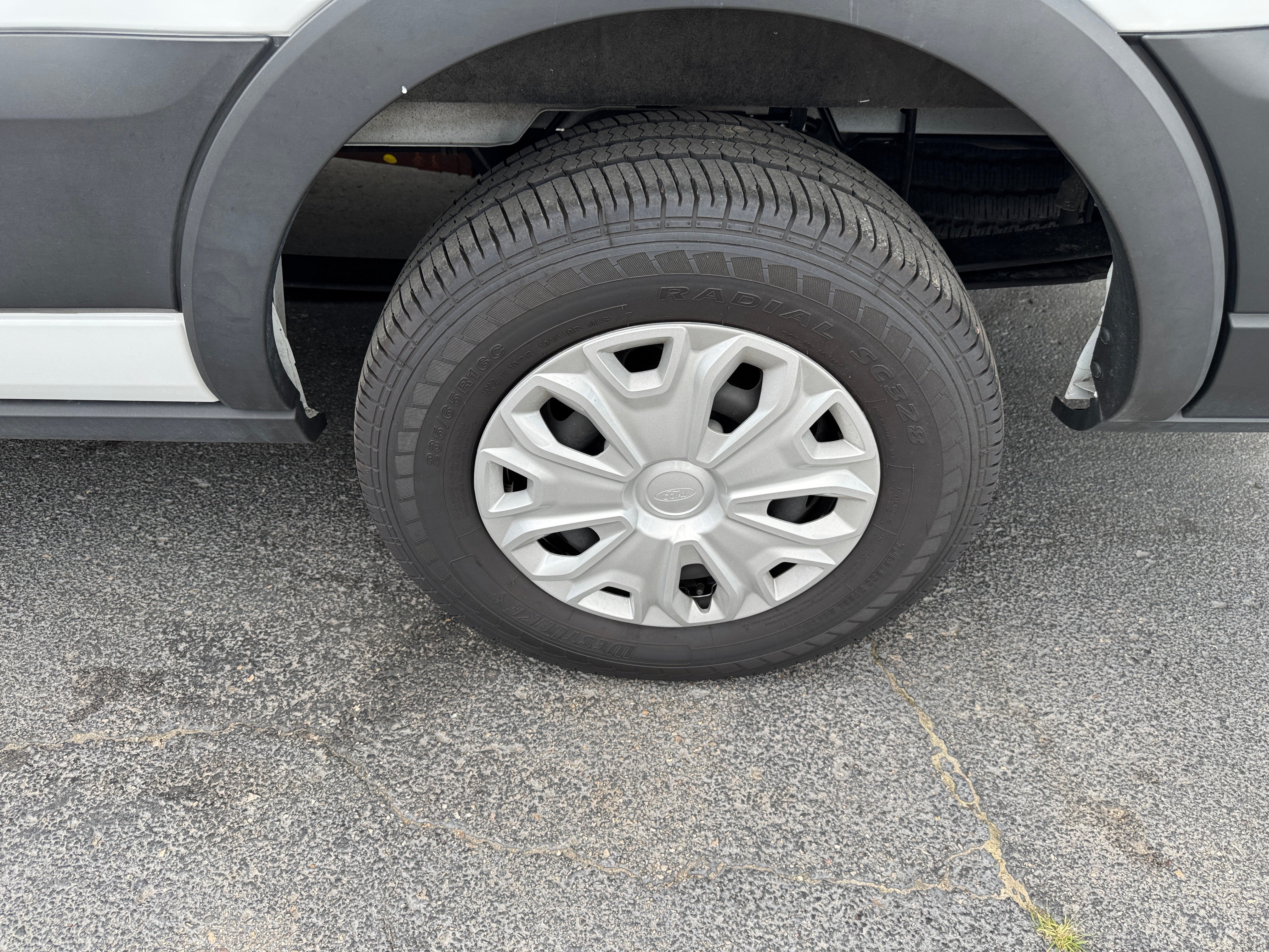 2023 Ford Transit Passenger Wagon XLT