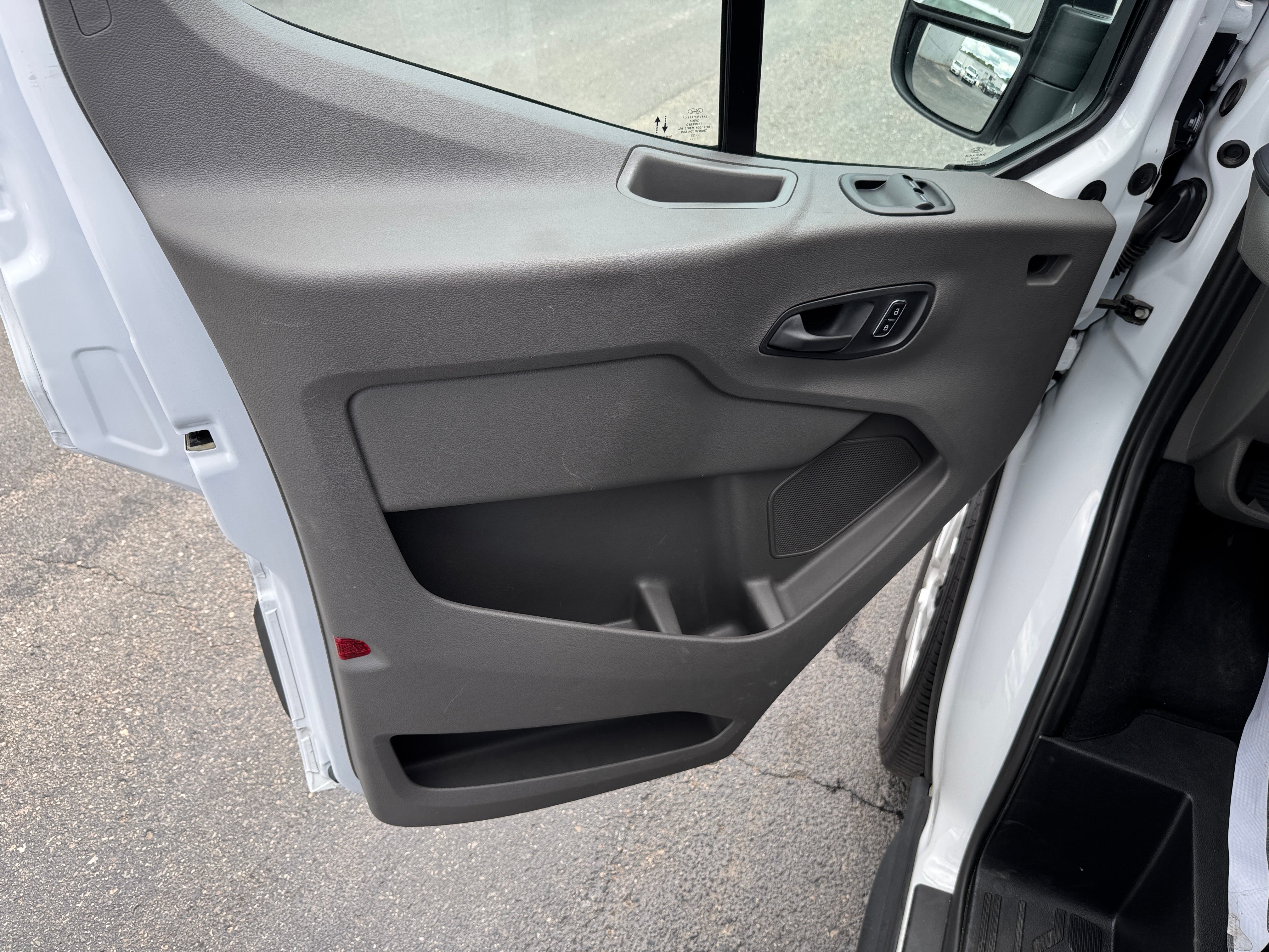 2023 Ford Transit Passenger Wagon XLT