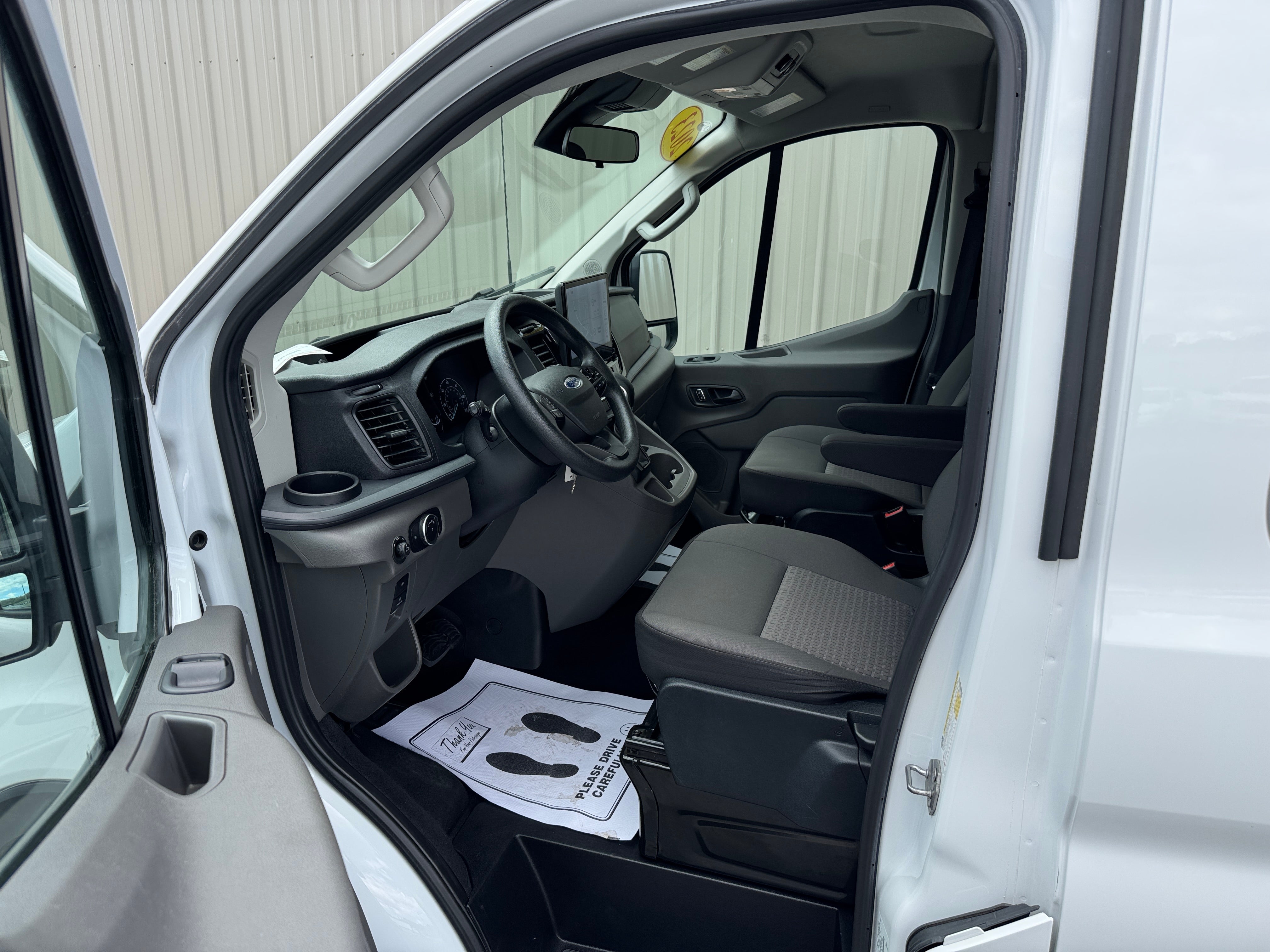 2023 Ford Transit Passenger Wagon XLT