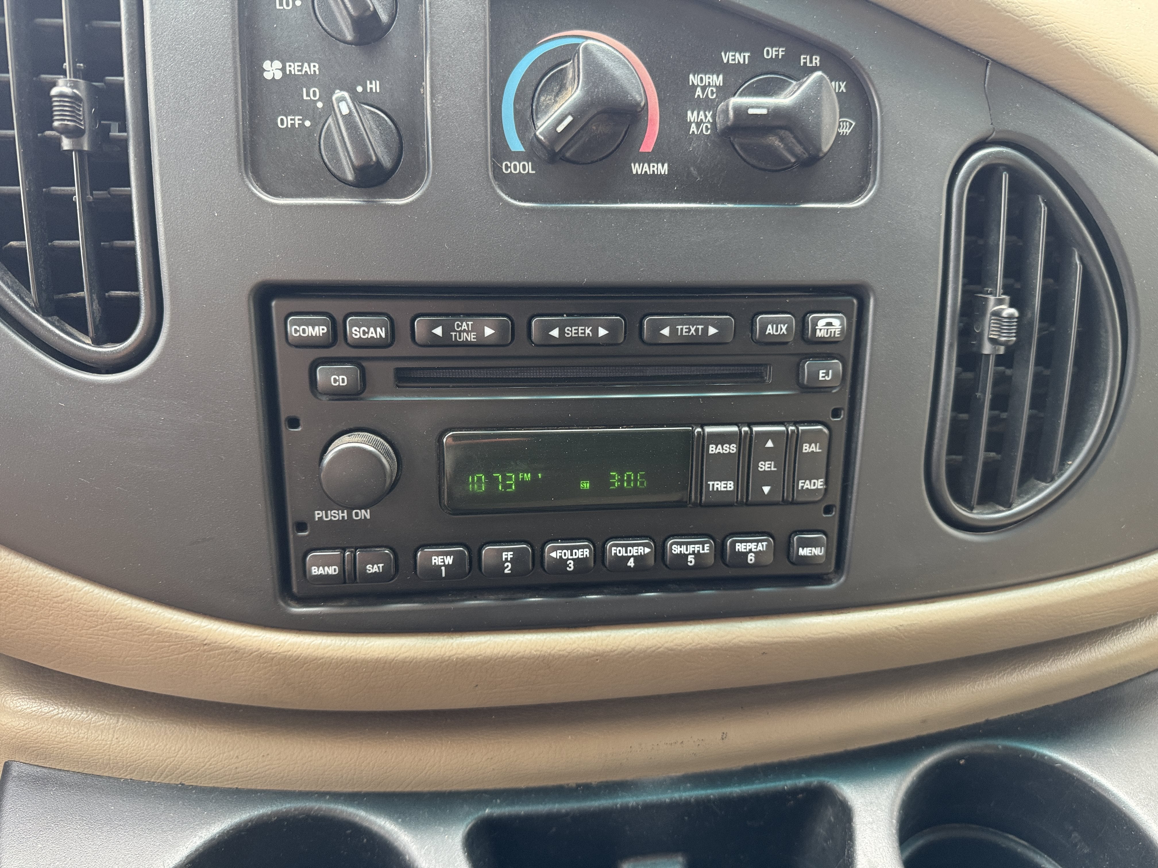 2008 Ford Econoline Wagon XL