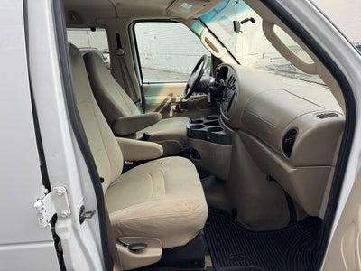 2008 Ford Econoline Wagon XL