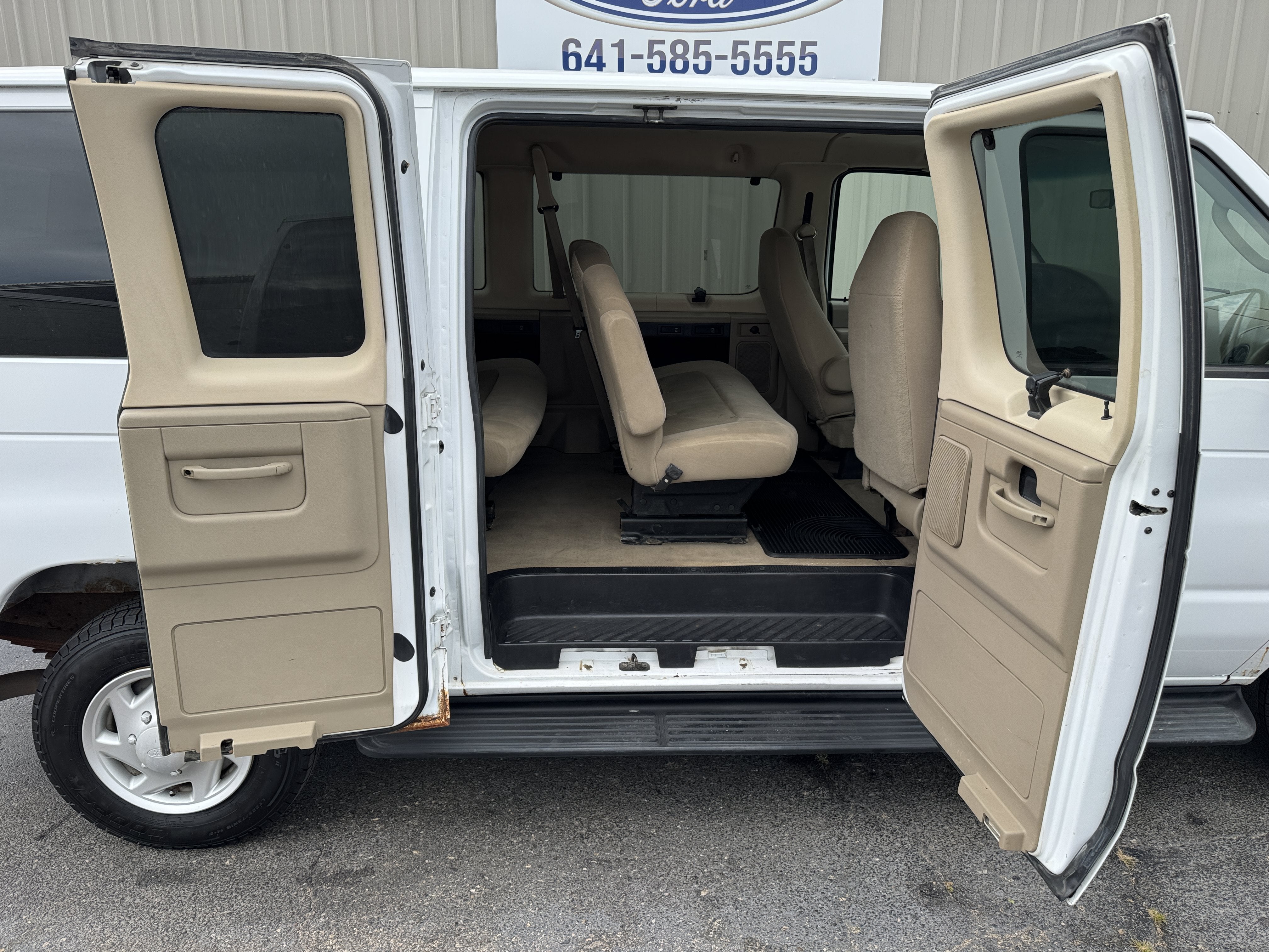 2008 Ford Econoline Wagon XL