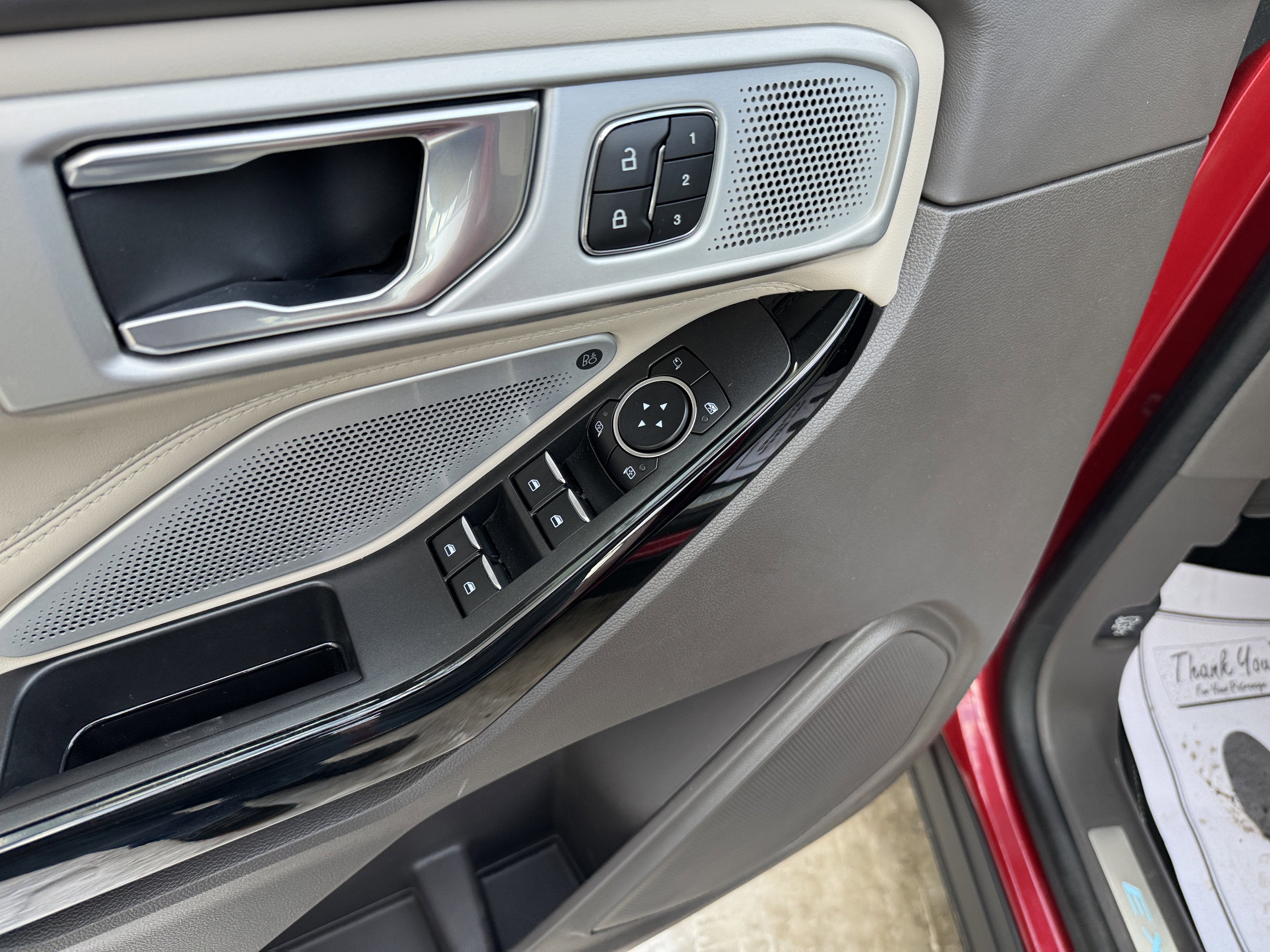 2023 Ford Explorer Platinum