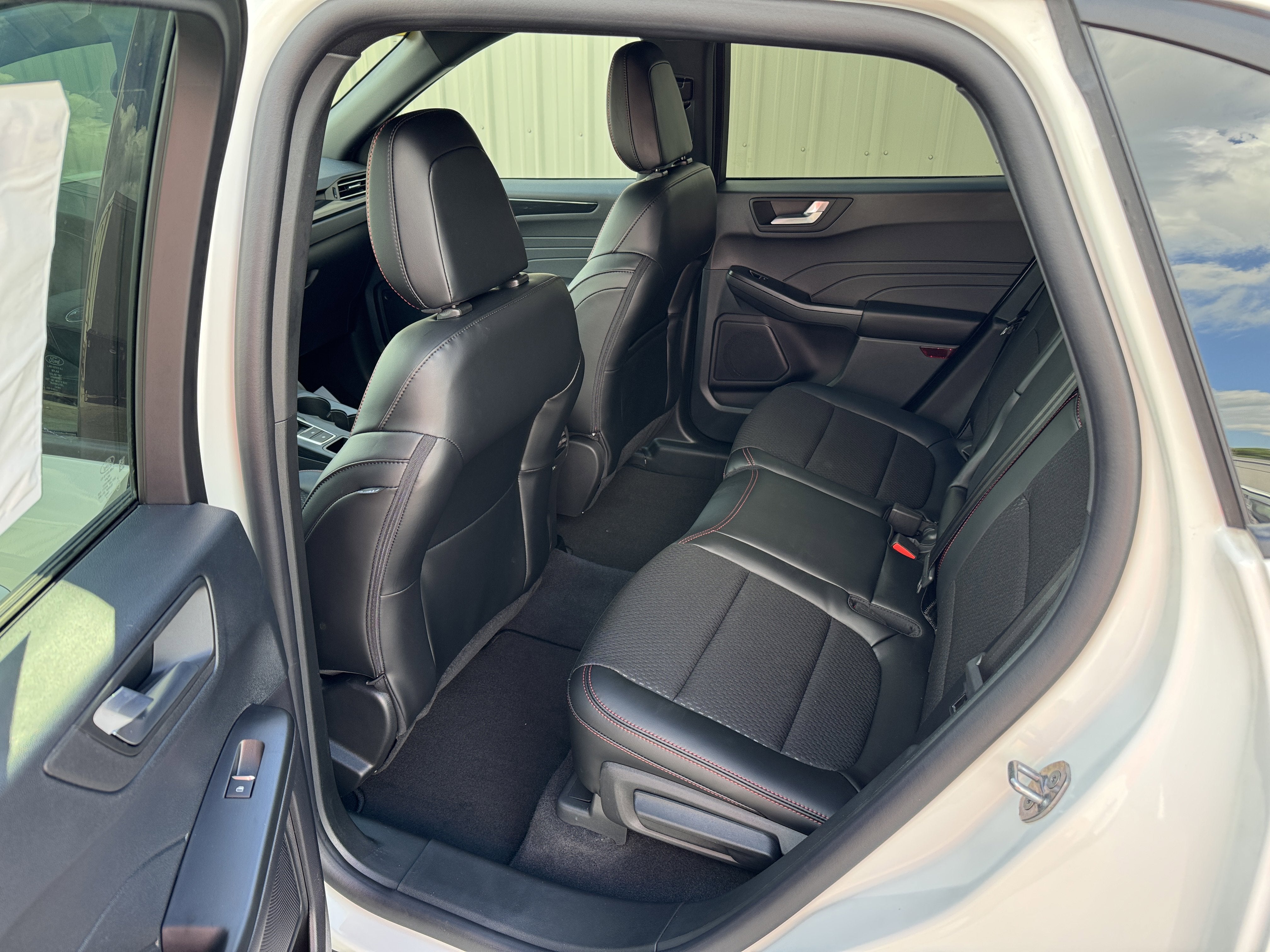 2026 Ford Escape Hybrid ST-Line Select - Photo 29