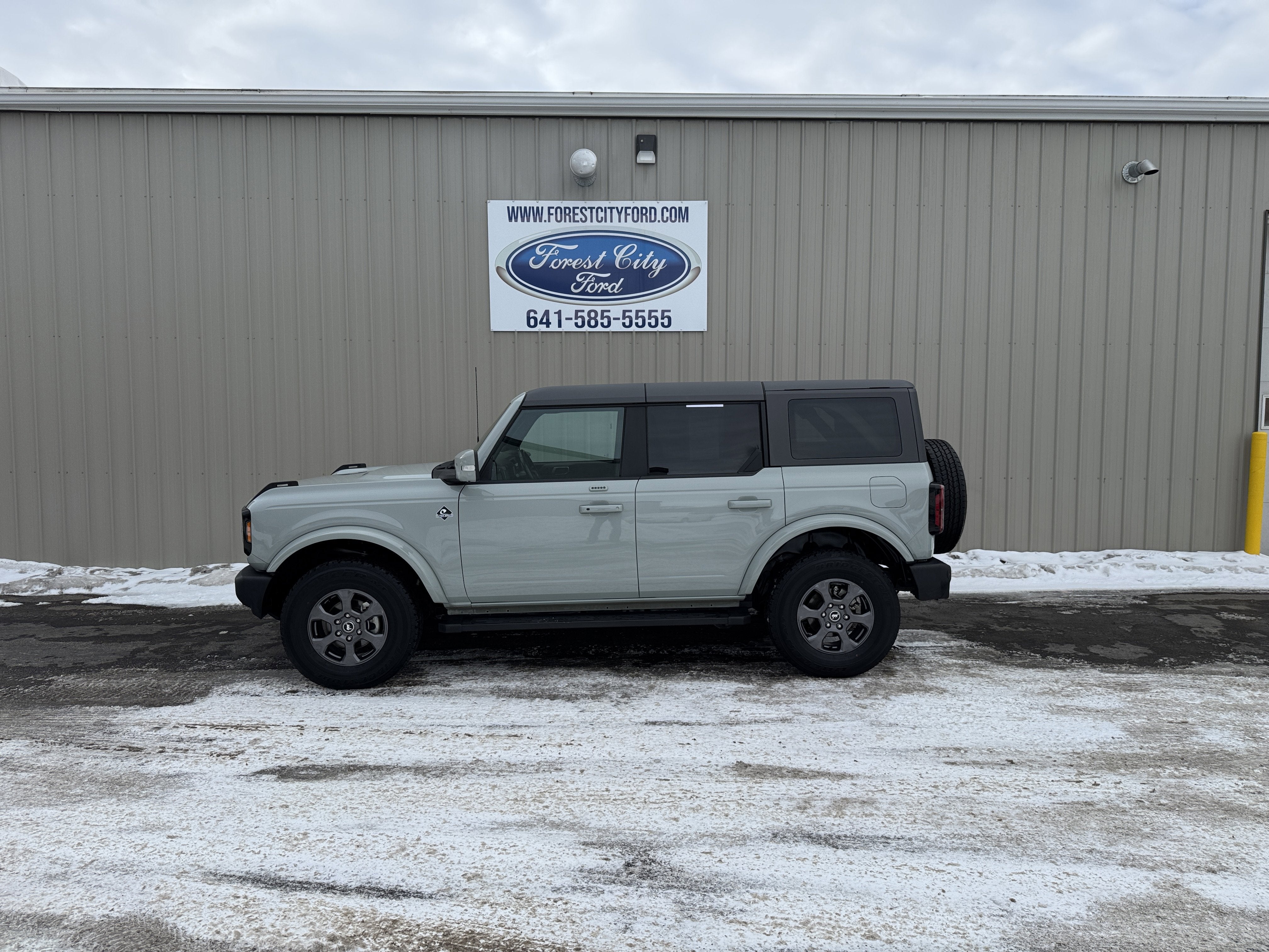 2023 Ford Bronco Outer Banks