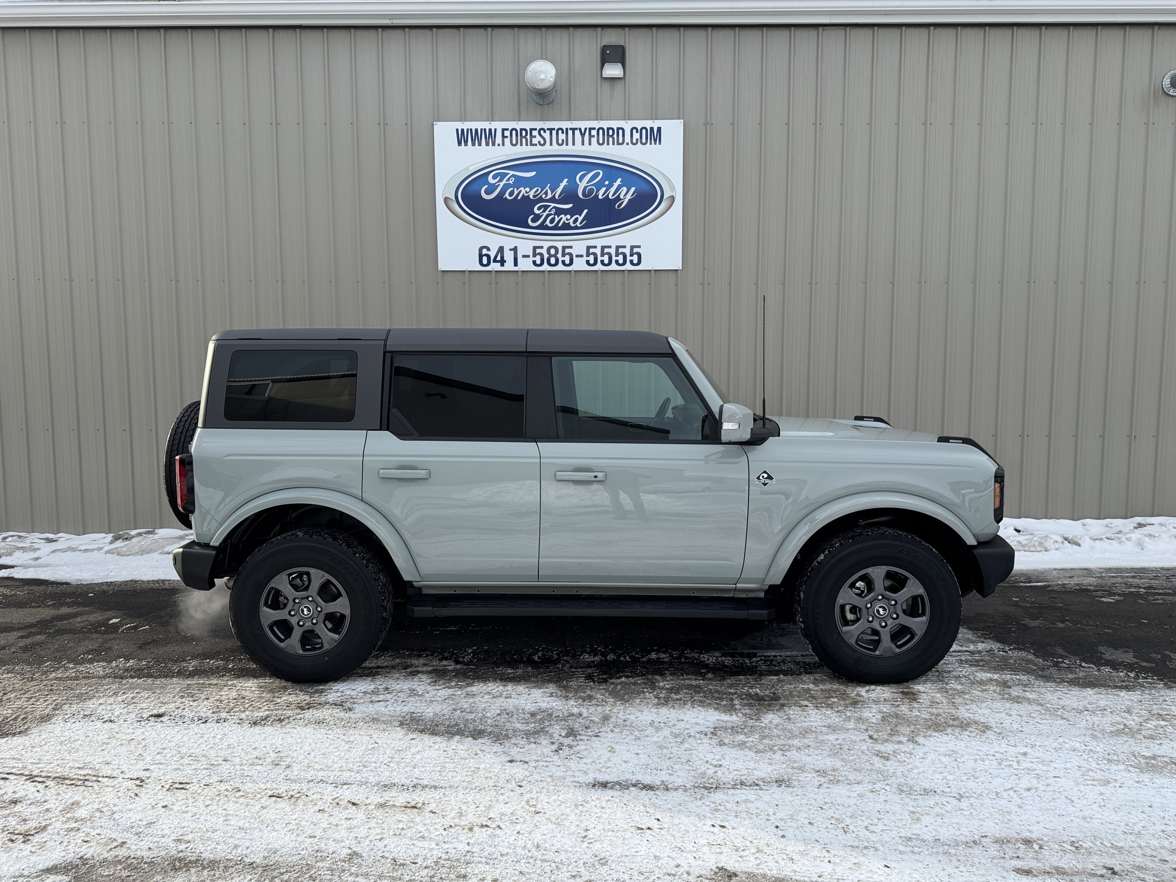 2023 Ford Bronco Outer Banks