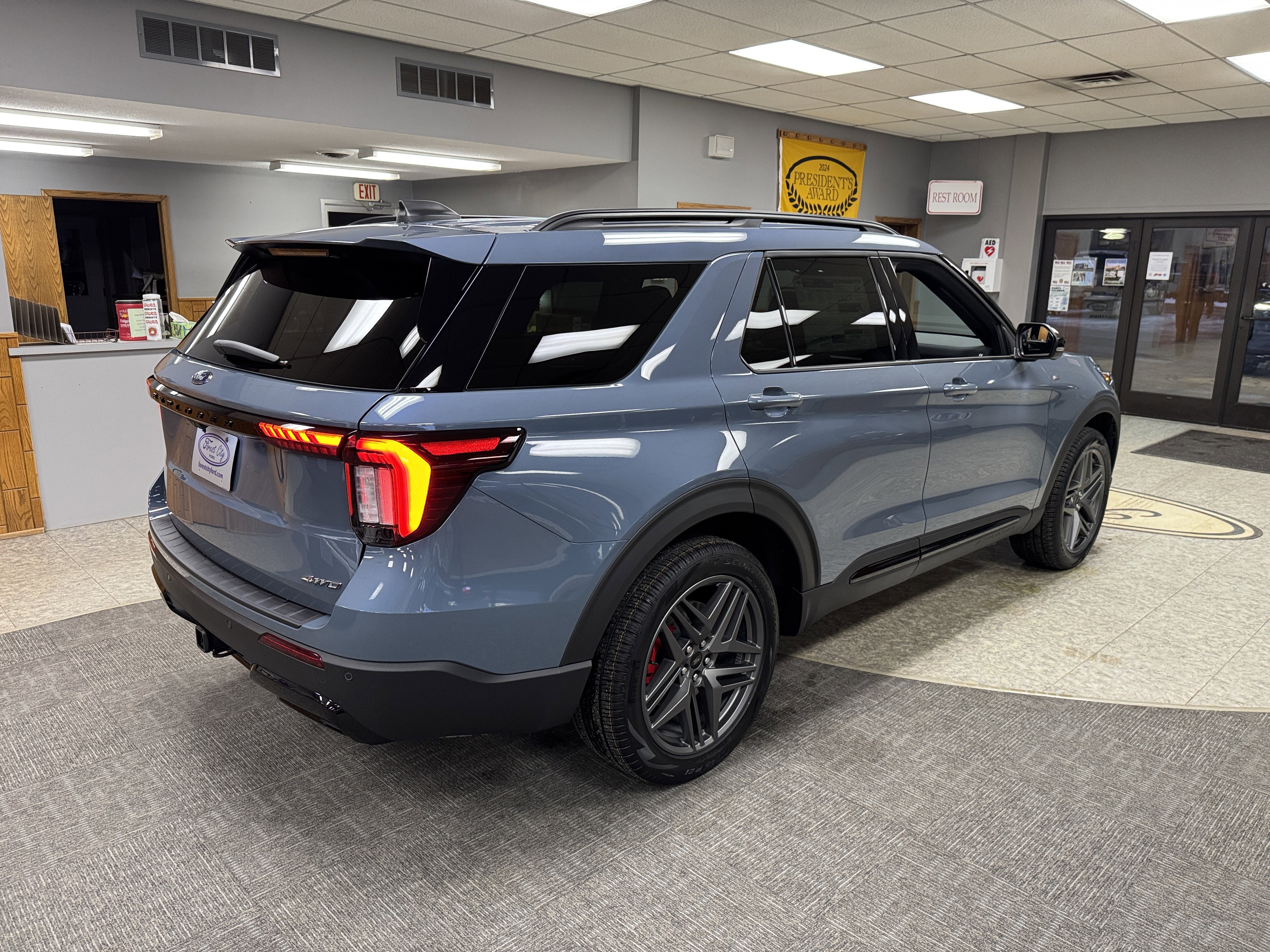 2026 Ford Explorer ST-Line