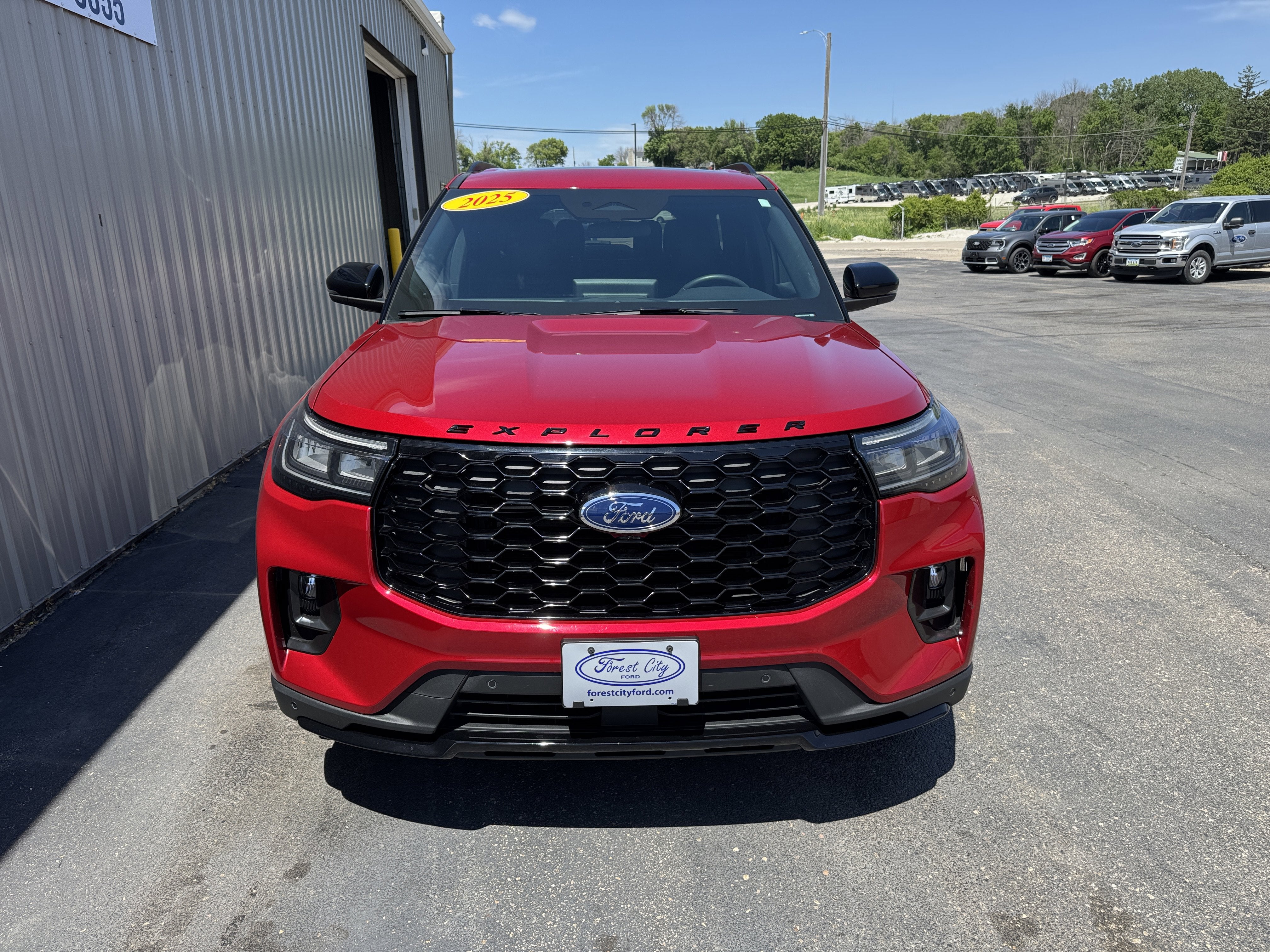 2025 Ford Explorer ST-Line
