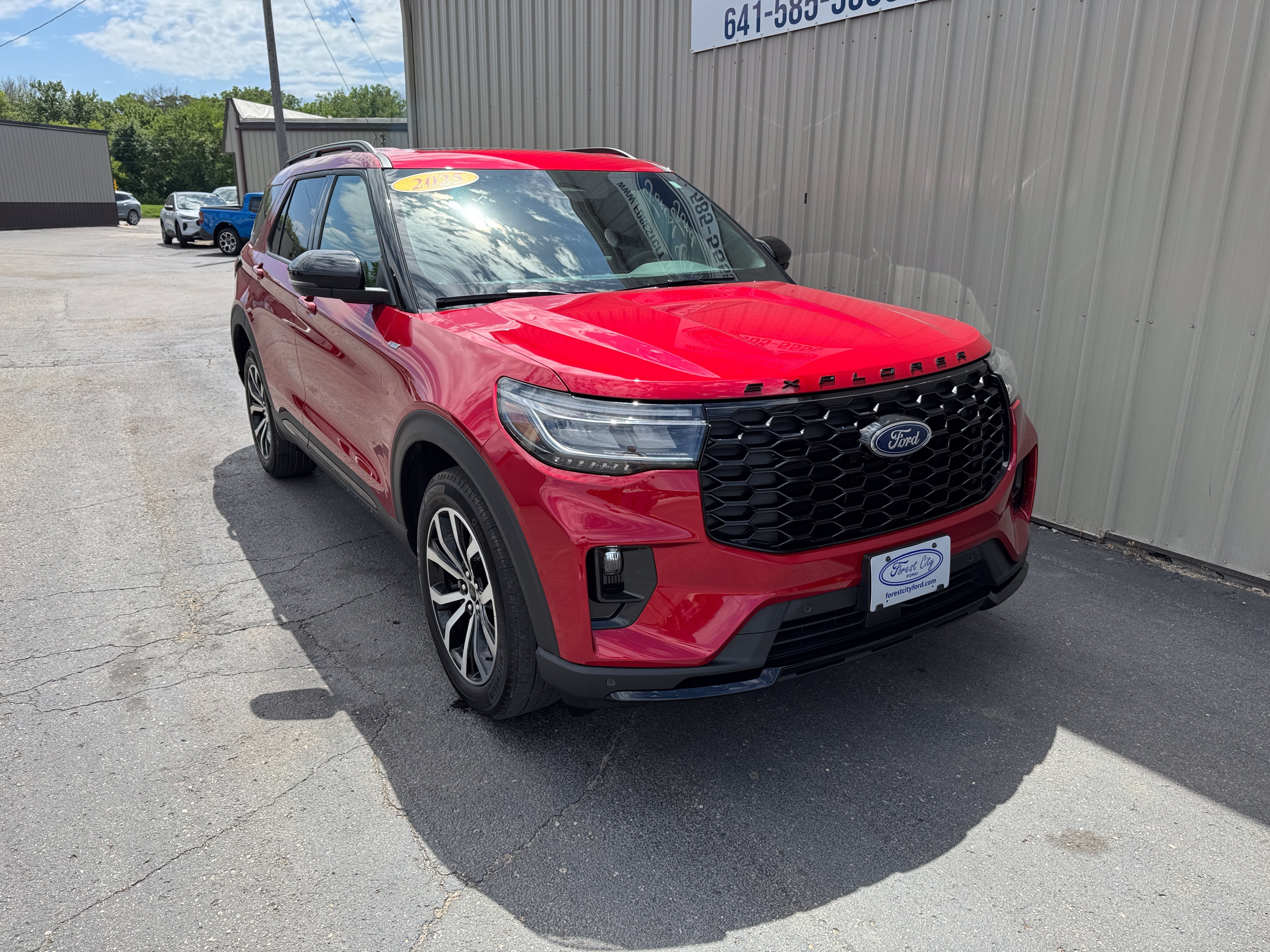 2025 Ford Explorer ST-Line