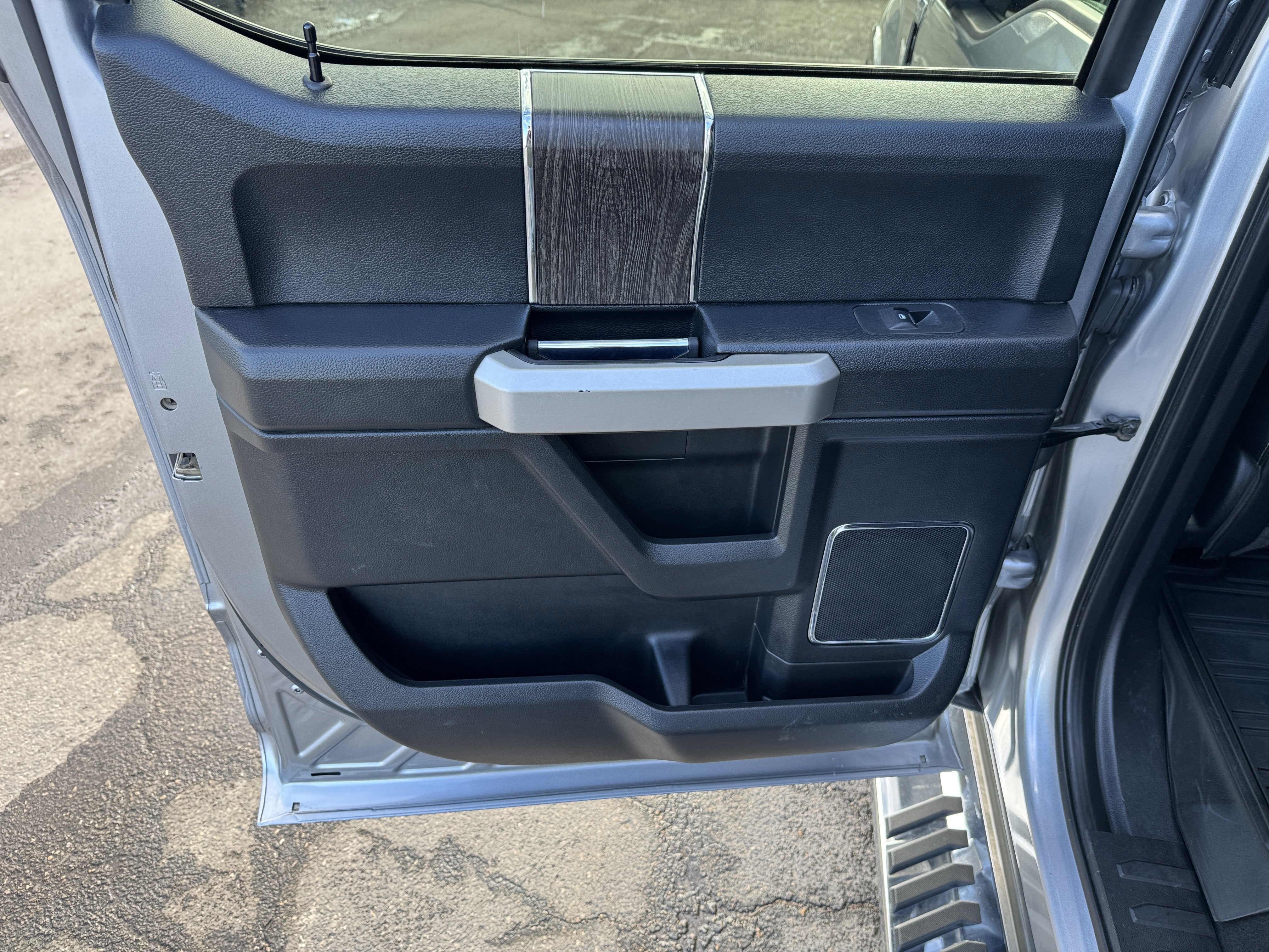 2020 Ford Super Duty F-350 SRW LARIAT