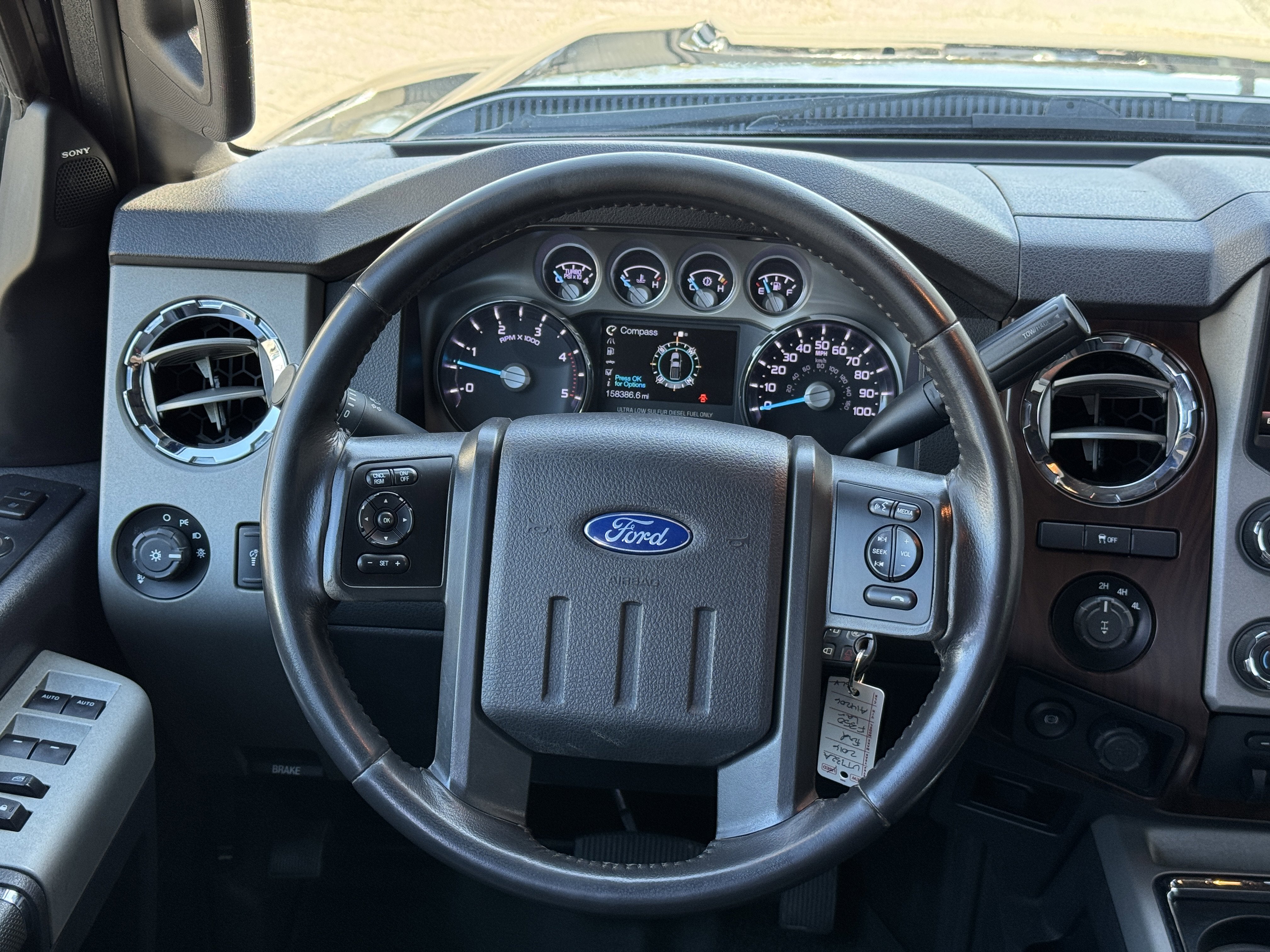 2016 Ford Super Duty F-350 SRW Lariat