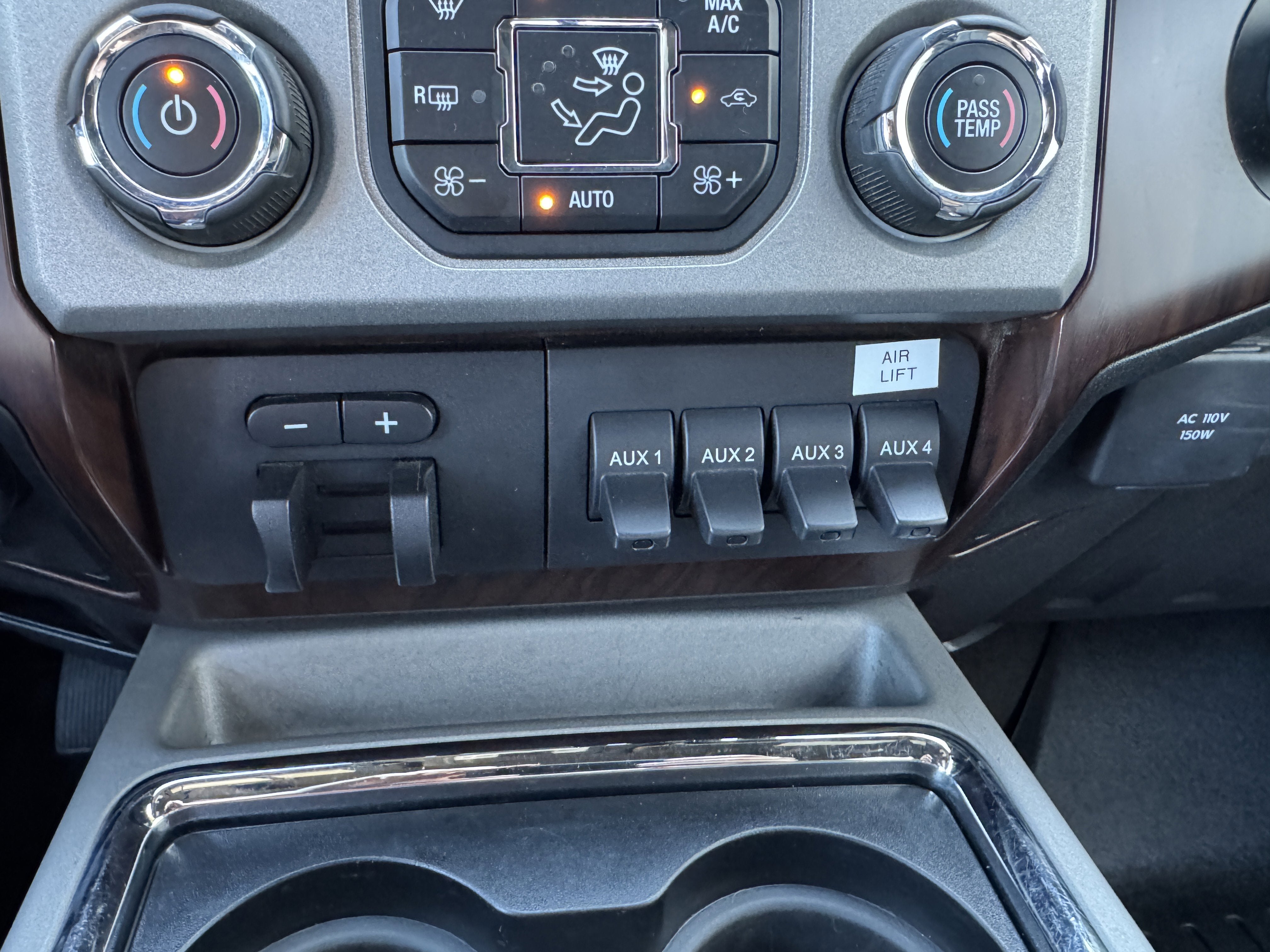 2016 Ford Super Duty F-350 SRW Lariat
