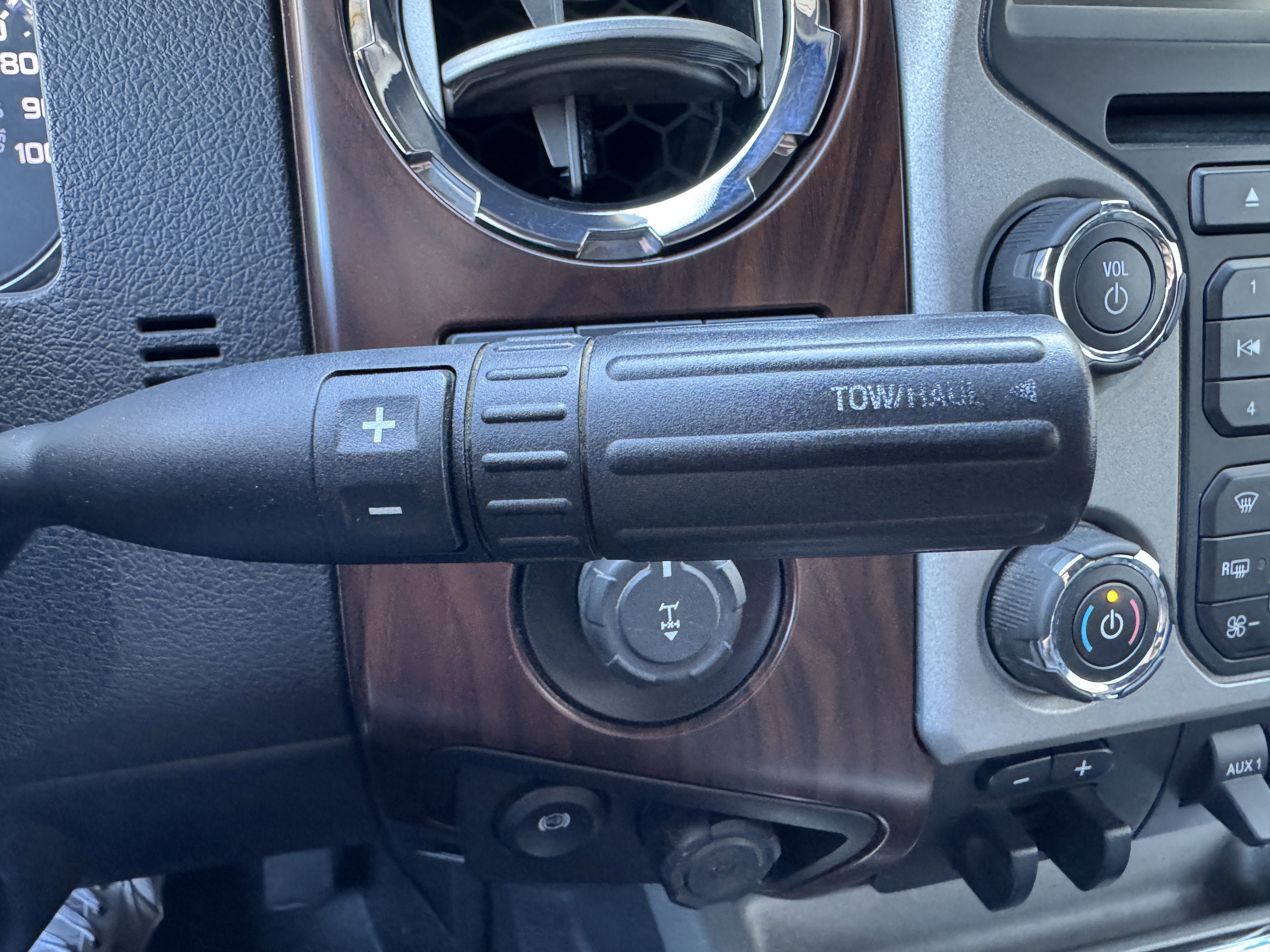 2016 Ford Super Duty F-350 SRW Lariat