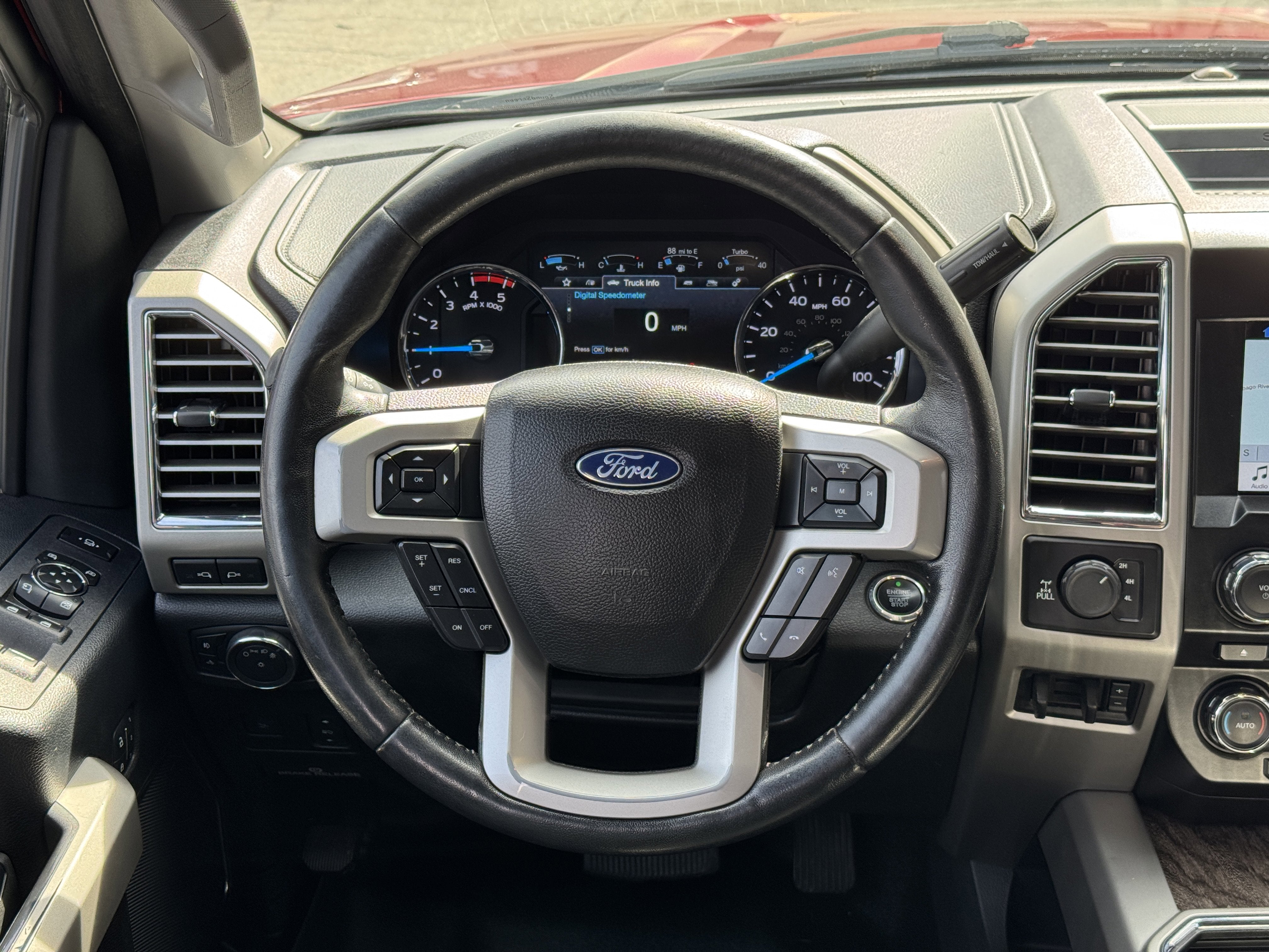 2017 Ford Super Duty F-350 SRW Lariat