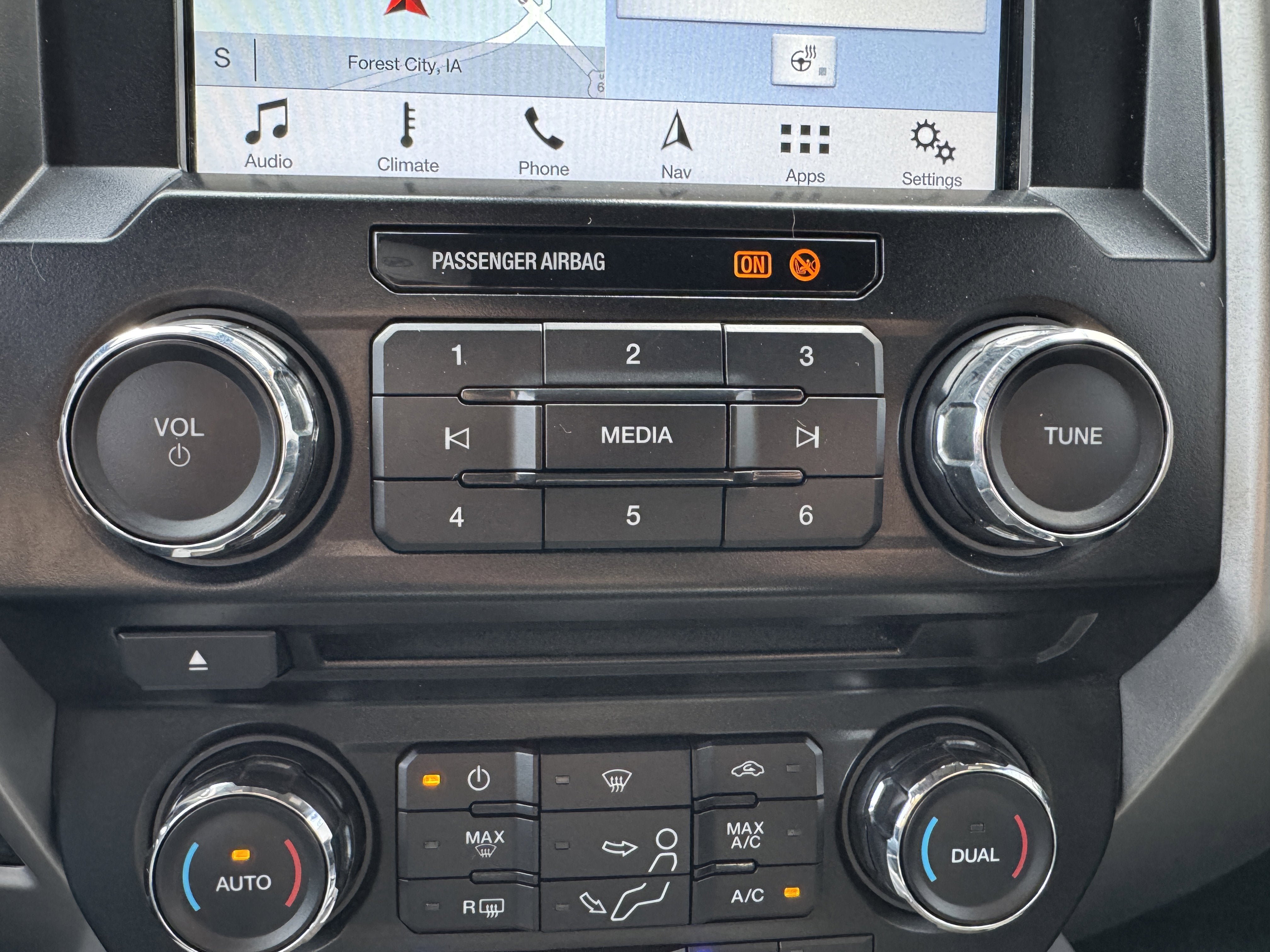 2017 Ford Super Duty F-350 SRW Lariat