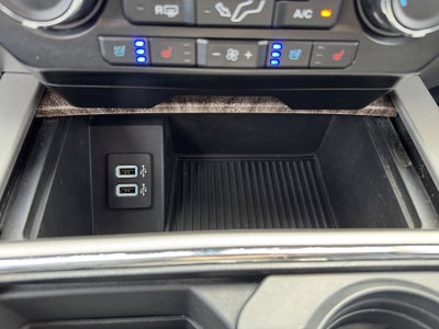 2017 Ford Super Duty F-350 SRW Lariat