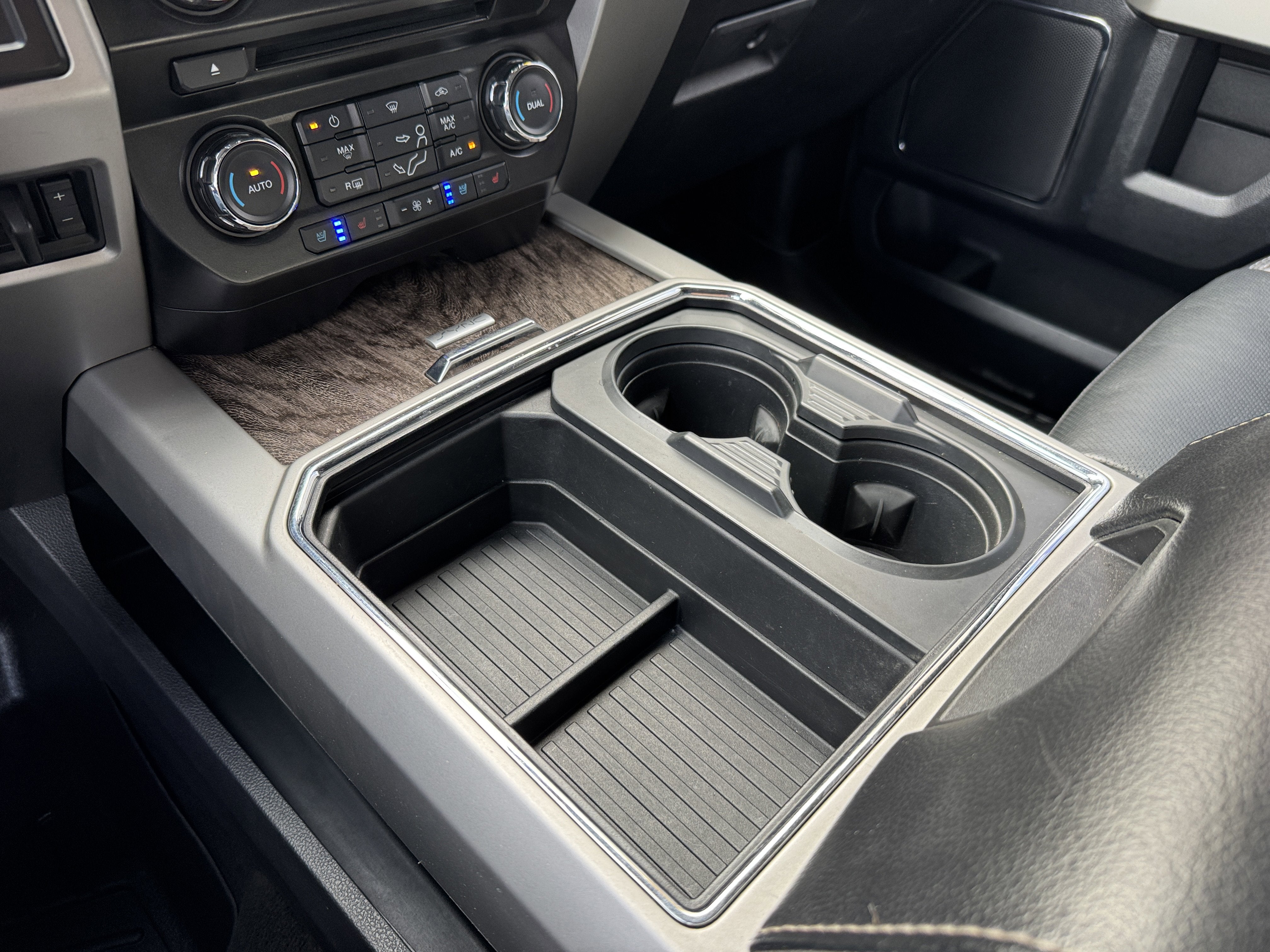 2017 Ford Super Duty F-350 SRW Lariat