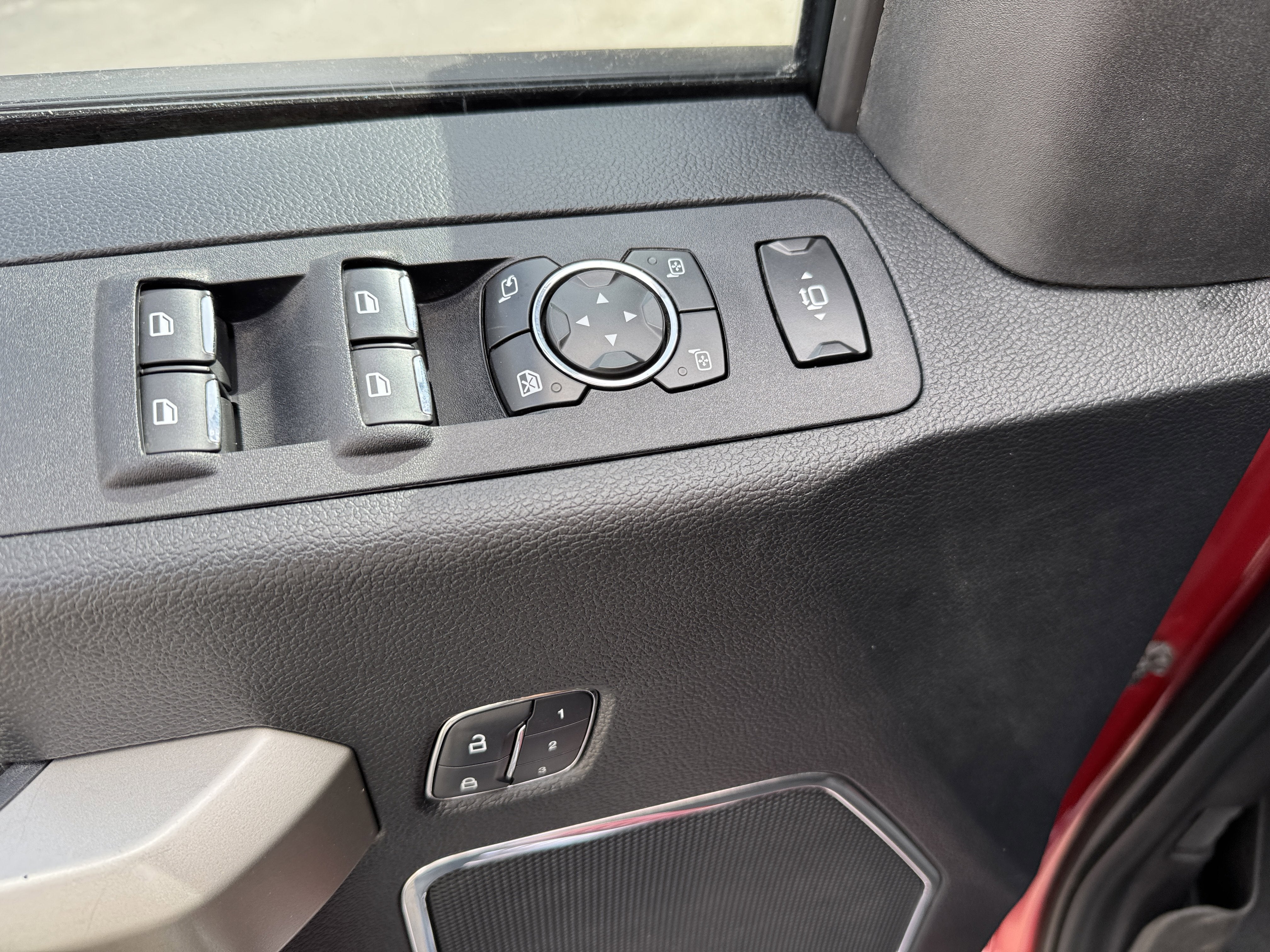 2017 Ford Super Duty F-350 SRW Lariat