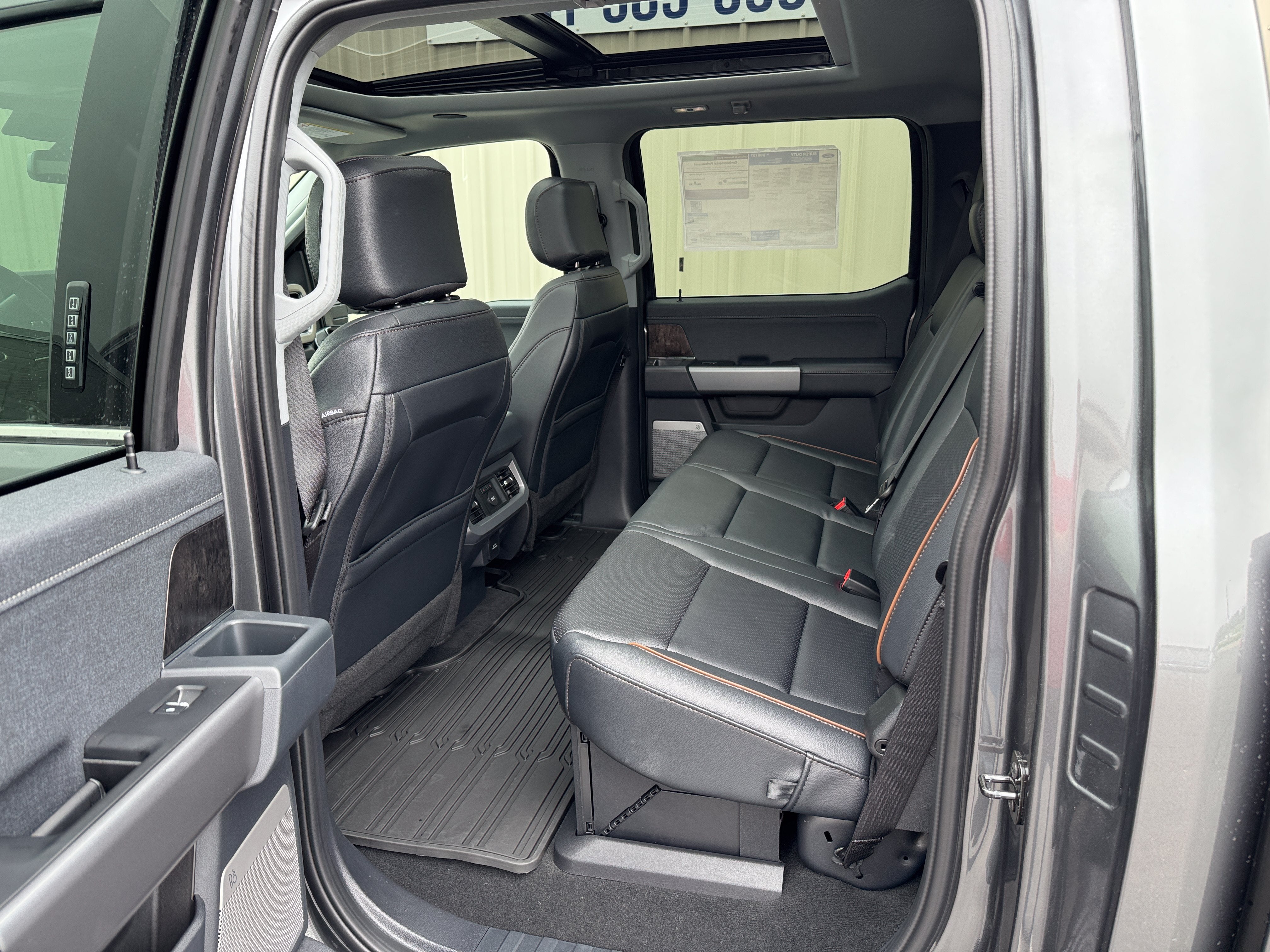 2026 Ford Super Duty F-350 SRW LARIAT
