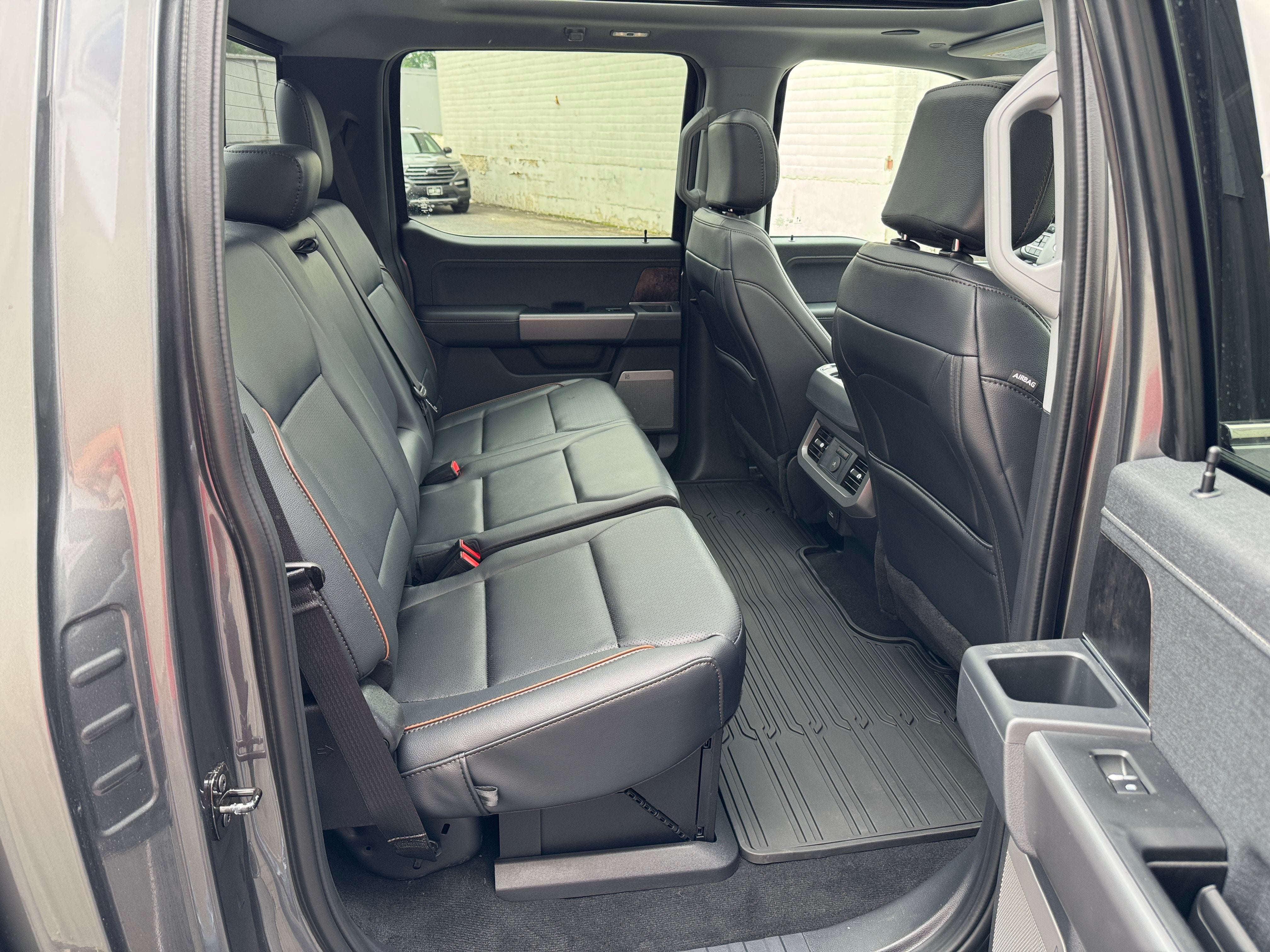 2026 Ford Super Duty F-350 SRW LARIAT