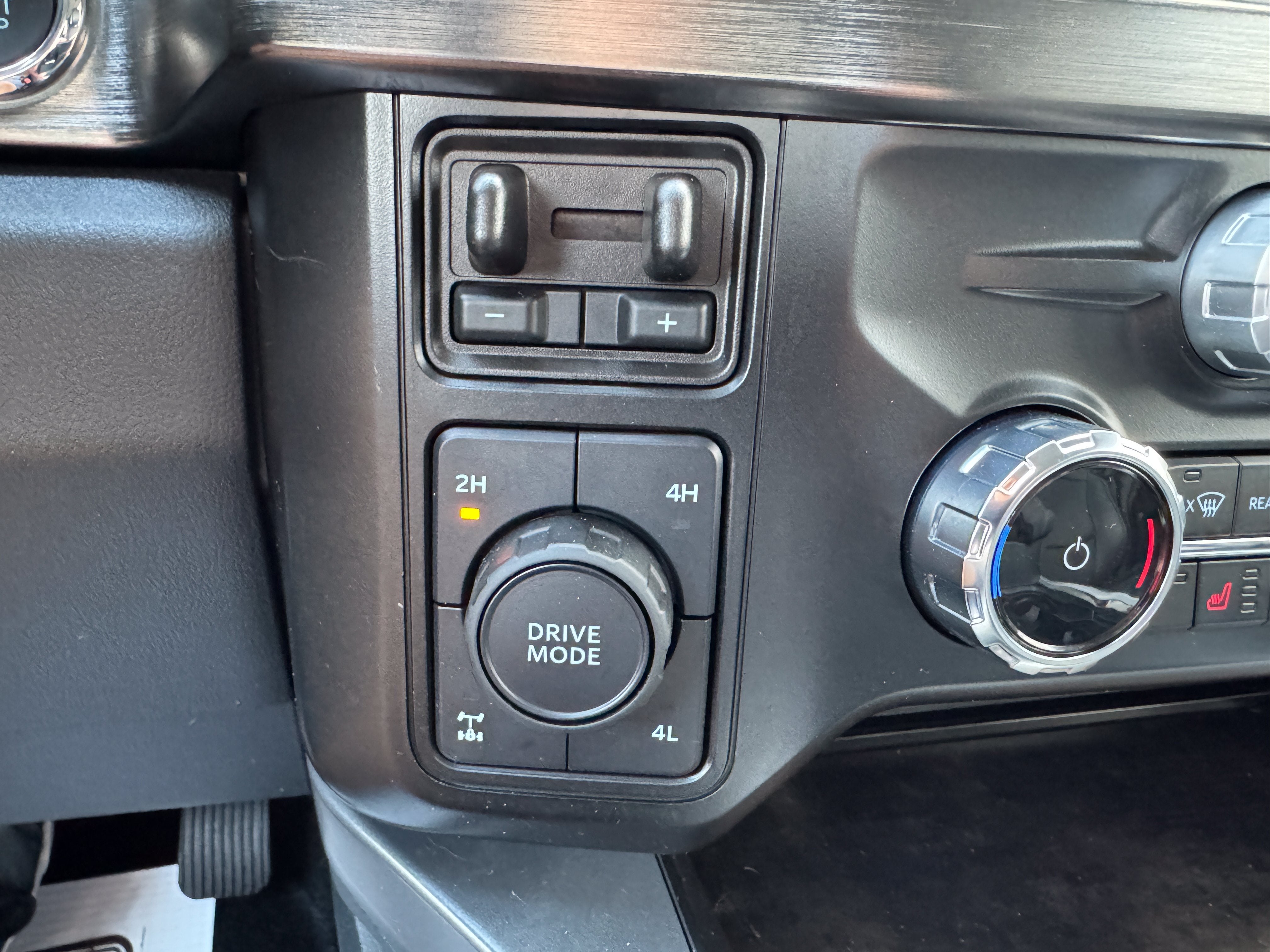 2024 Ford Super Duty F-350 SRW LARIAT