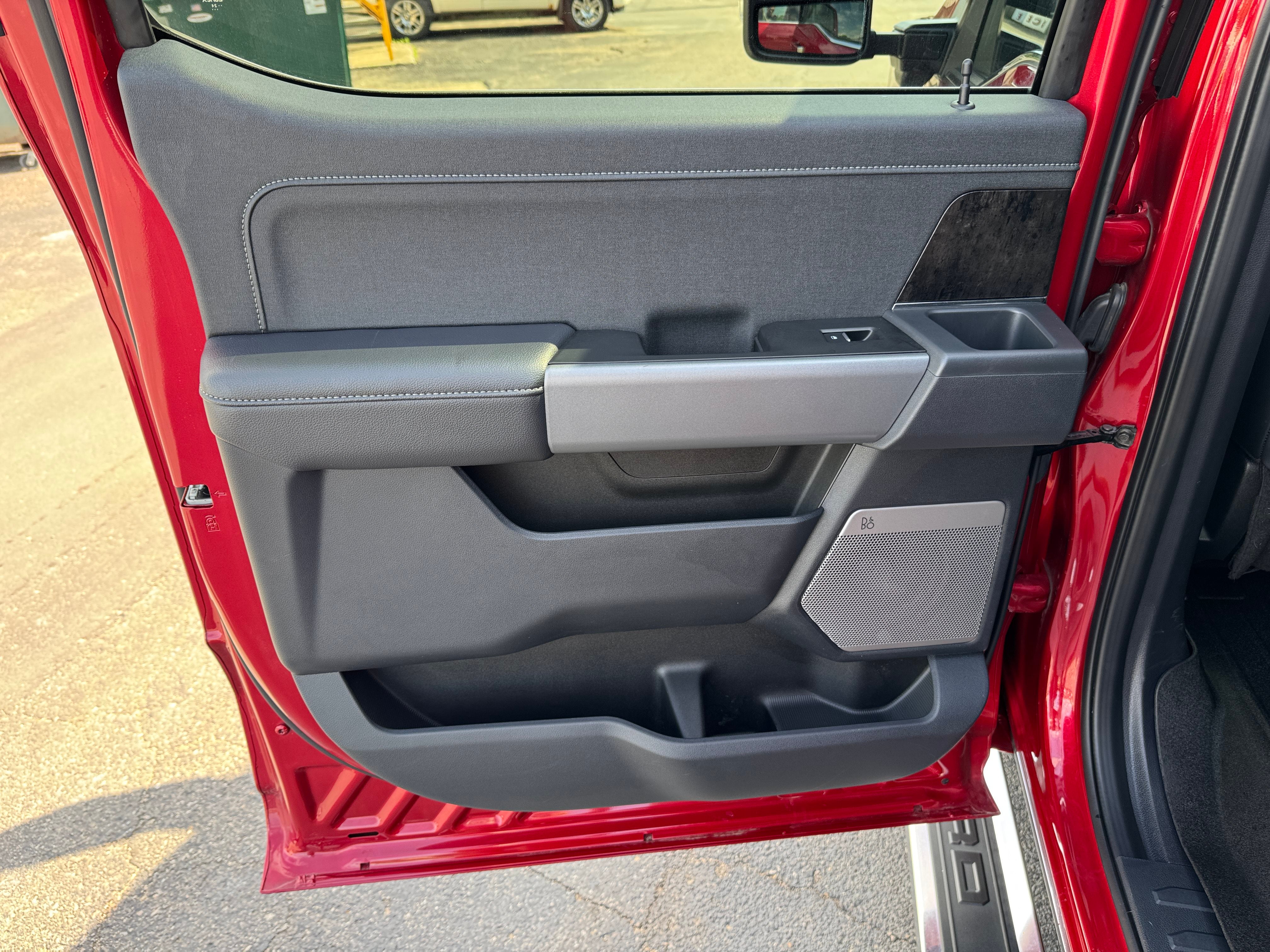 2024 Ford Super Duty F-350 SRW LARIAT