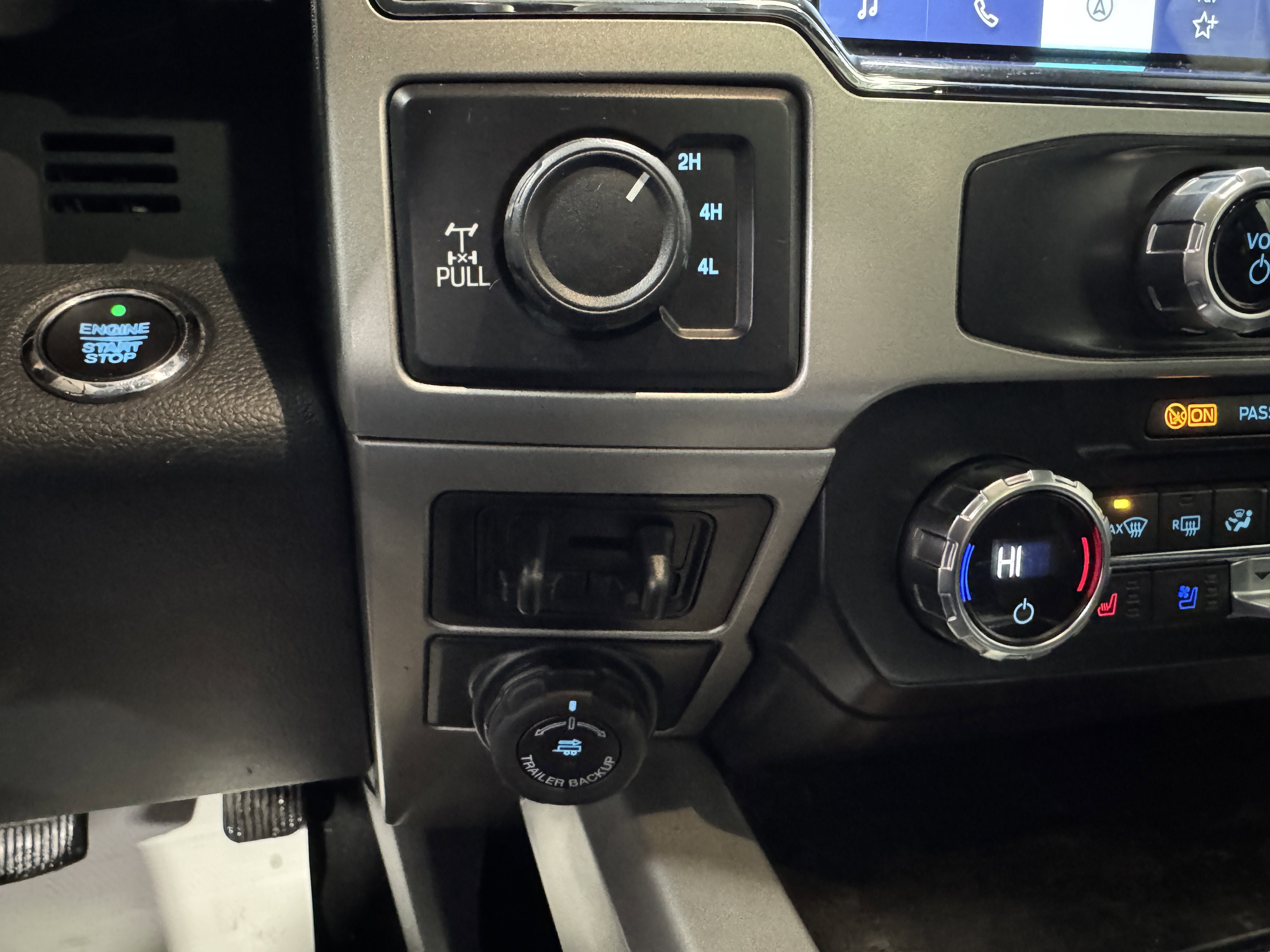 2022 Ford Super Duty F-350 SRW LARIAT