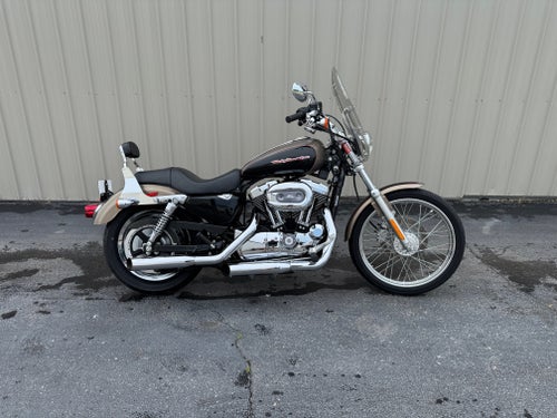 2004 Harley-Davidson Sportster 1200 Custom Base