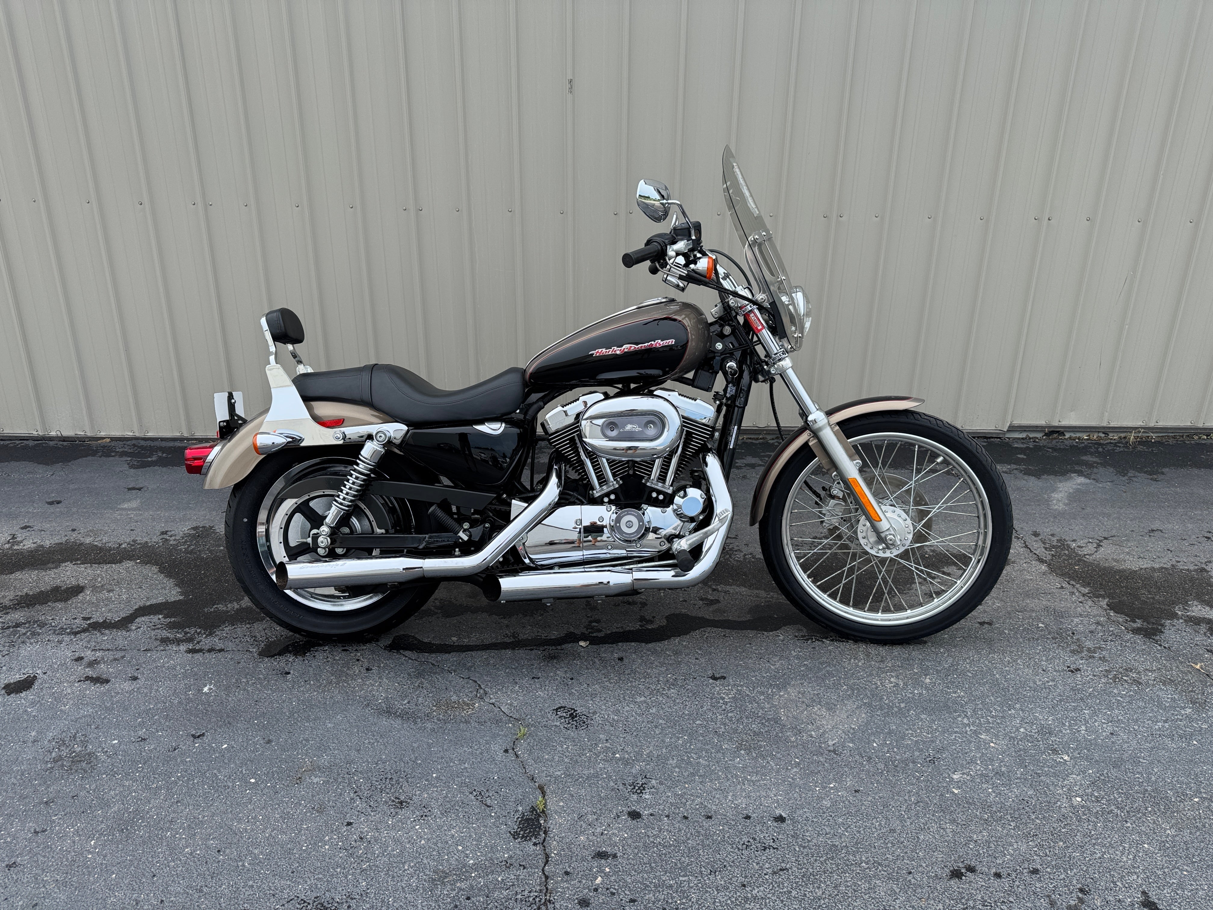 2004 Harley-Davidson Sportster 1200 Custom Base
