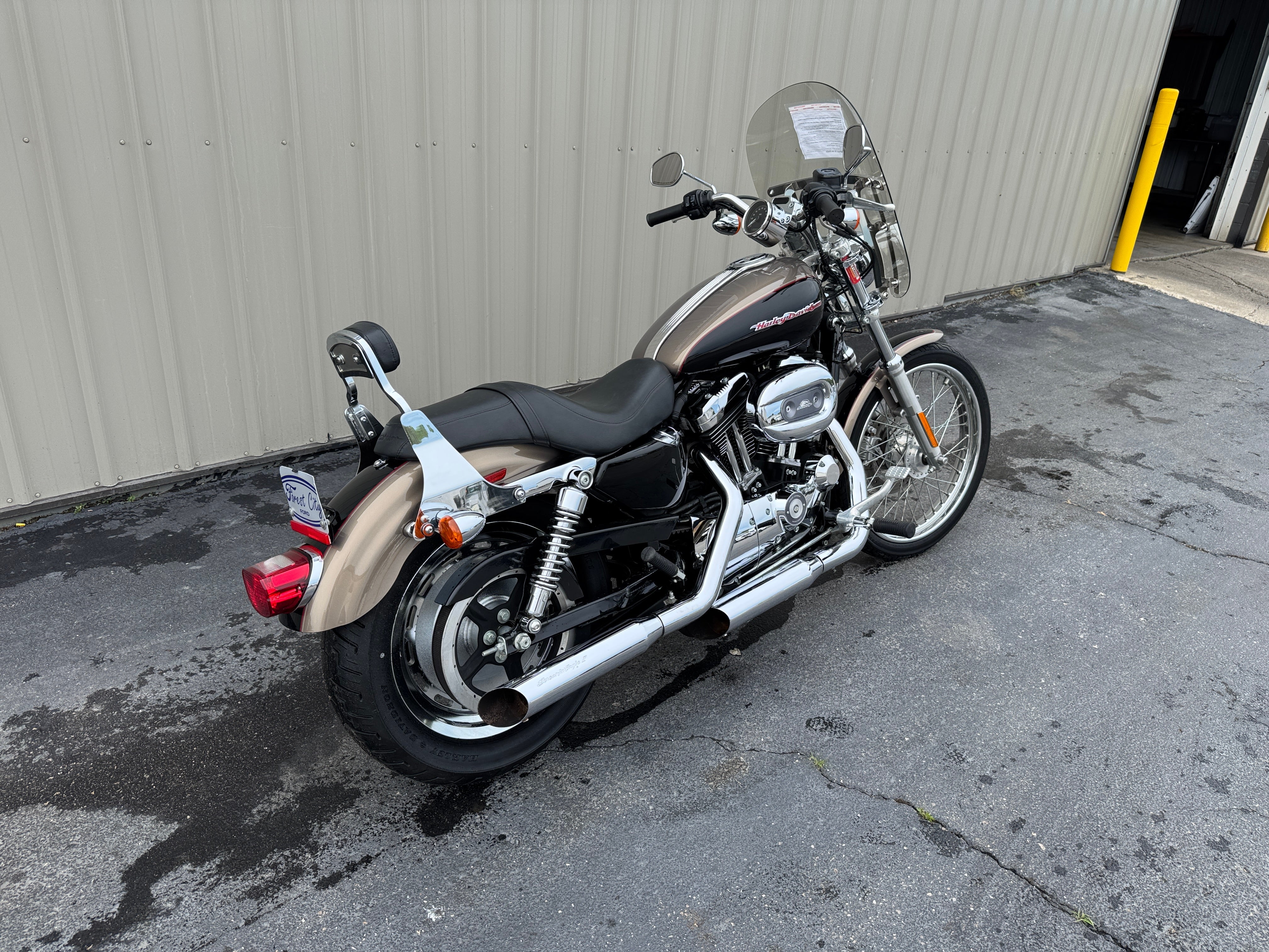 2004 Harley-Davidson Sportster 1200 Custom Base