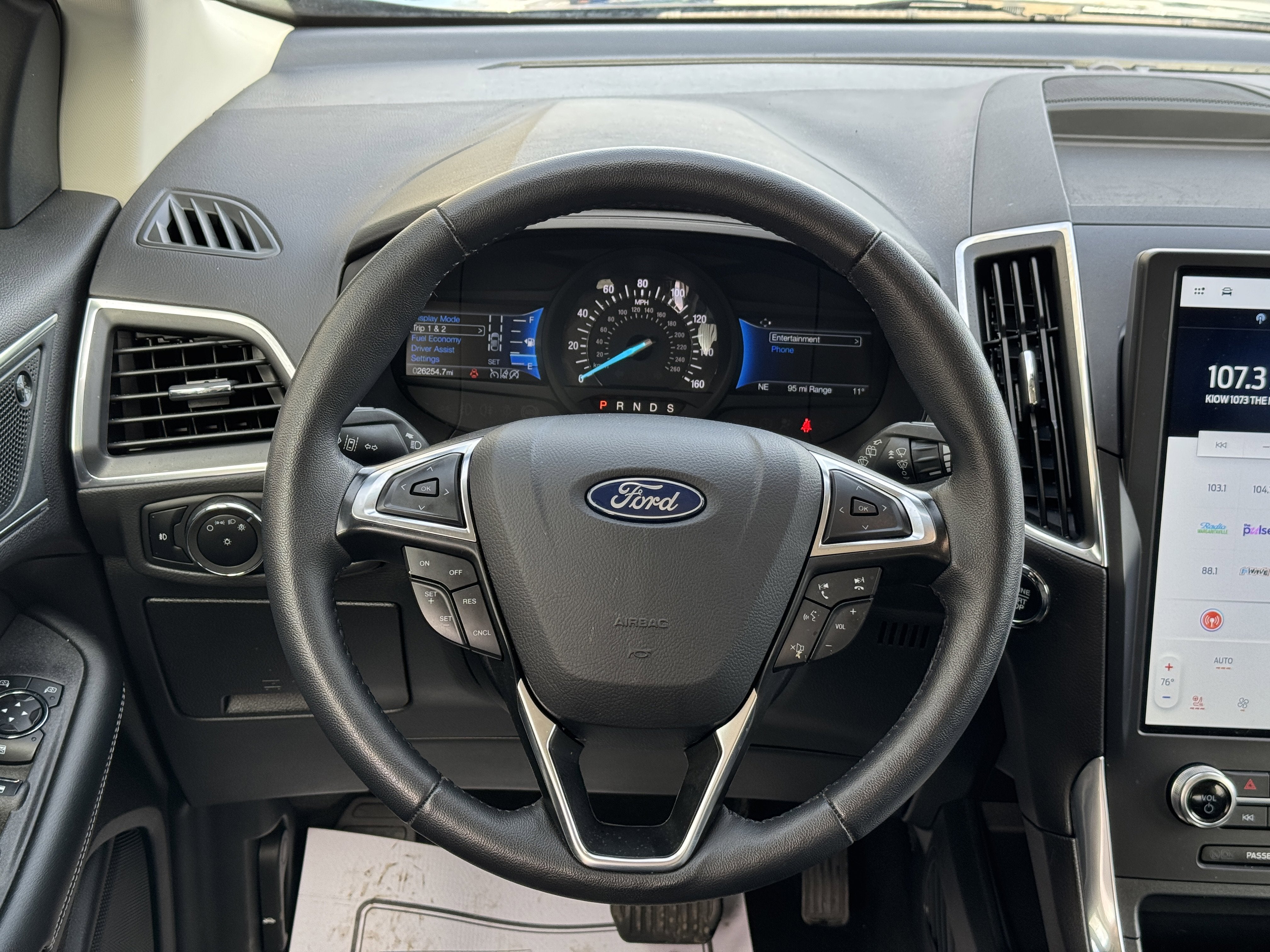 2024 Ford Edge Titanium