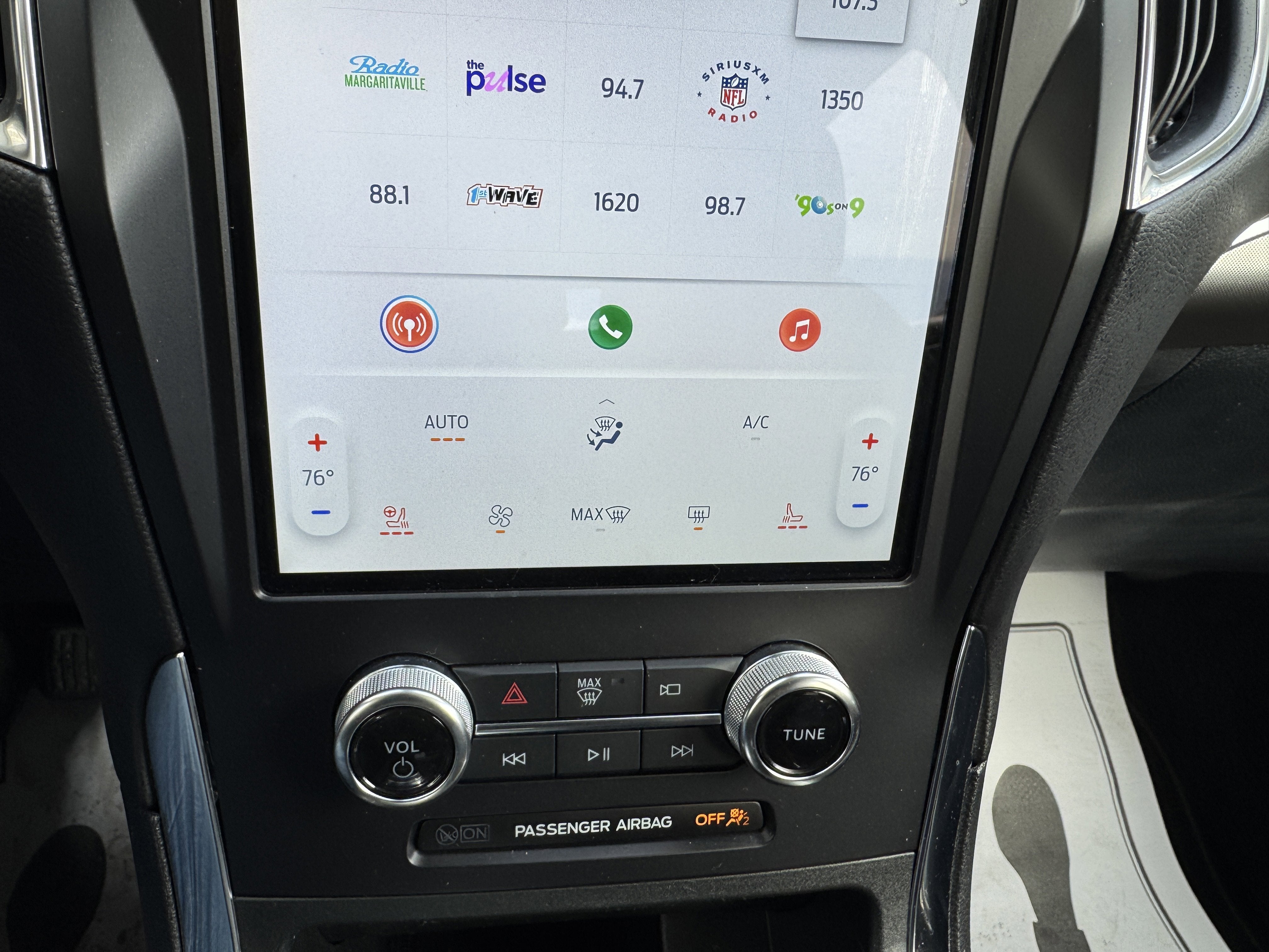 2024 Ford Edge Titanium