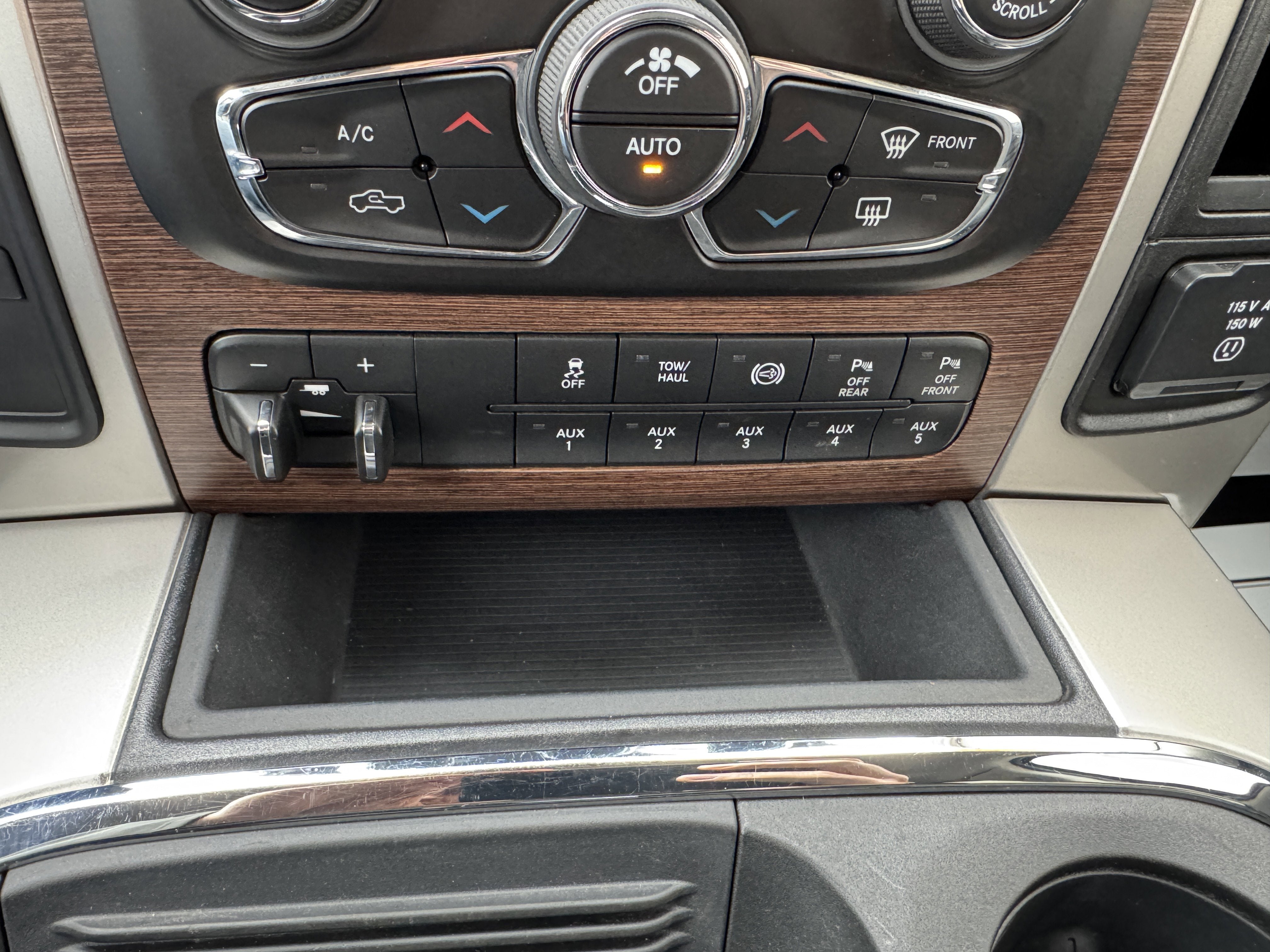 2016 RAM 3500 Laramie