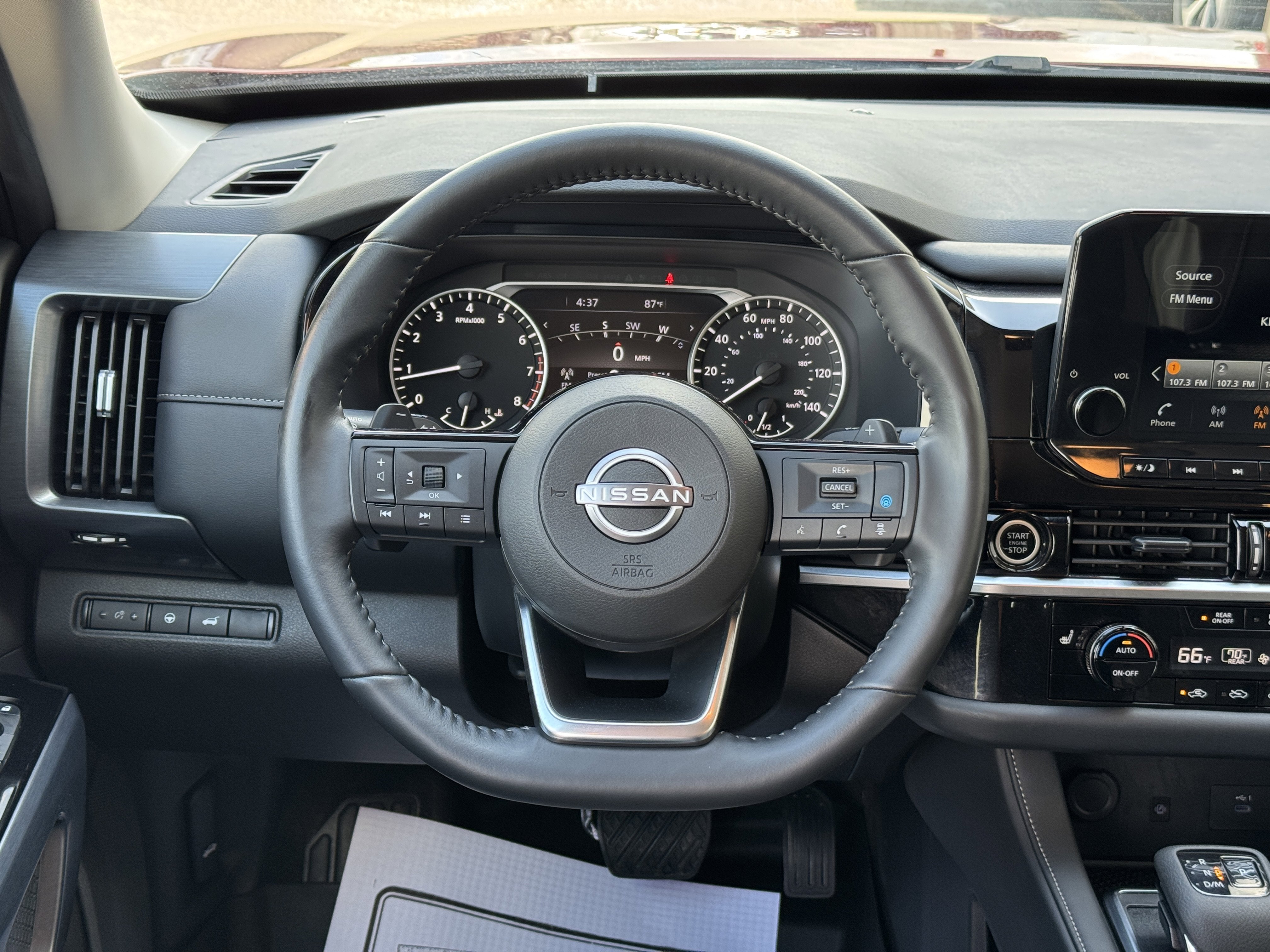 2024 Nissan Pathfinder SL