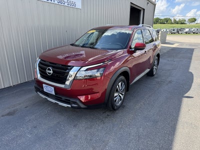 2024 Nissan Pathfinder SL