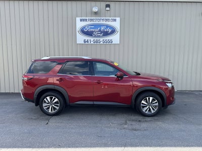 2024 Nissan Pathfinder SL